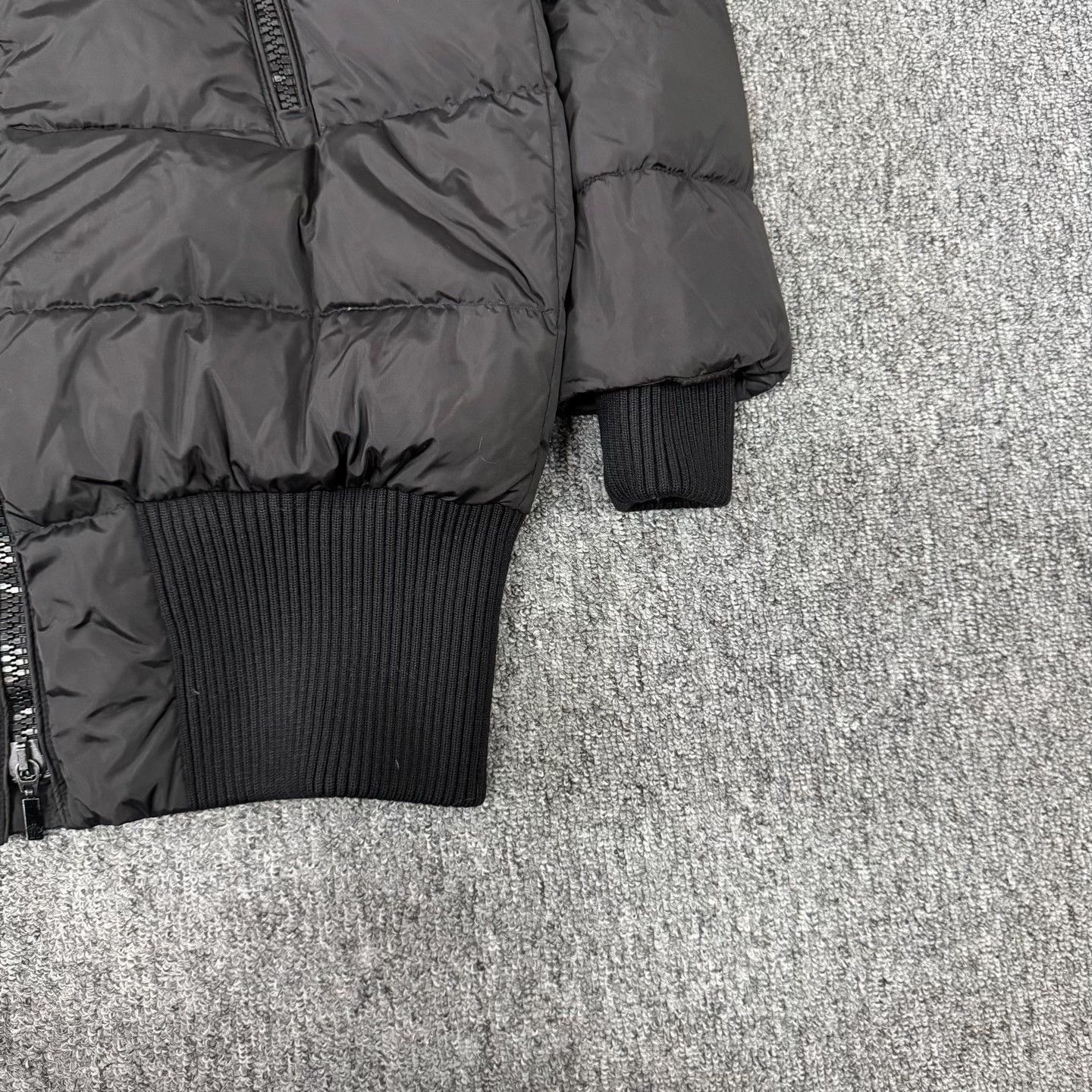 Moncler Moncler Long Raccoon Fur Collar Hooded Down Jacket Size XS / US 0-2 / IT 36-38 - 3 Thumbnail