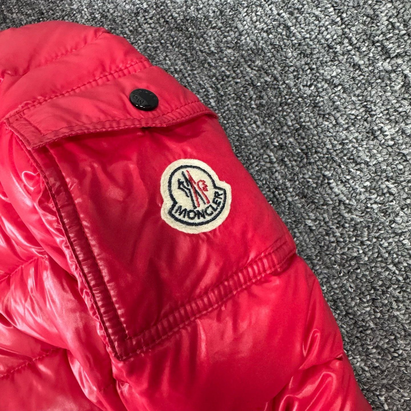 Moncler Moncler Red Hooded Down Jacket Sleeve Logo Size M / US 6-8 / IT 42-44 - 5 Thumbnail
