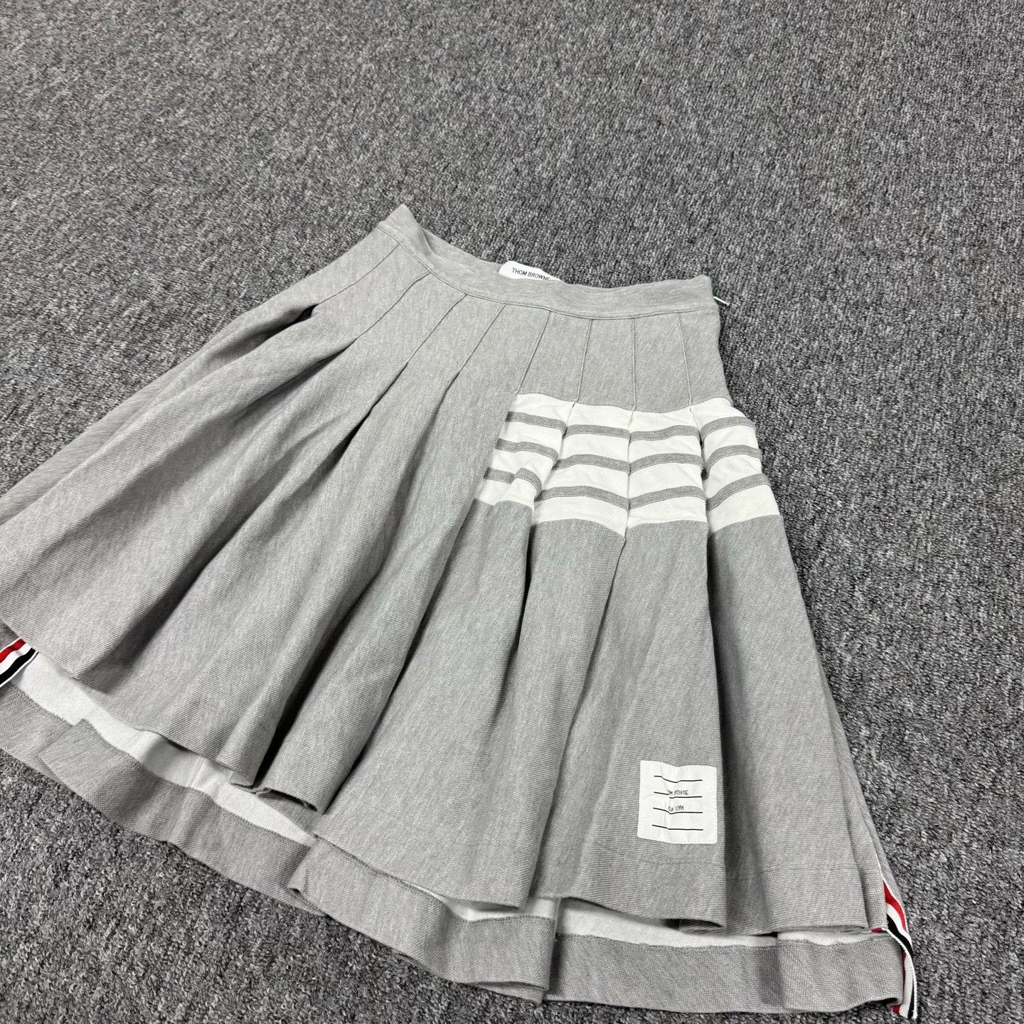 Thom Browne Thom Browne Gray 4-Bar Pleated Skirt Size 40" / US 18 - 3 Thumbnail