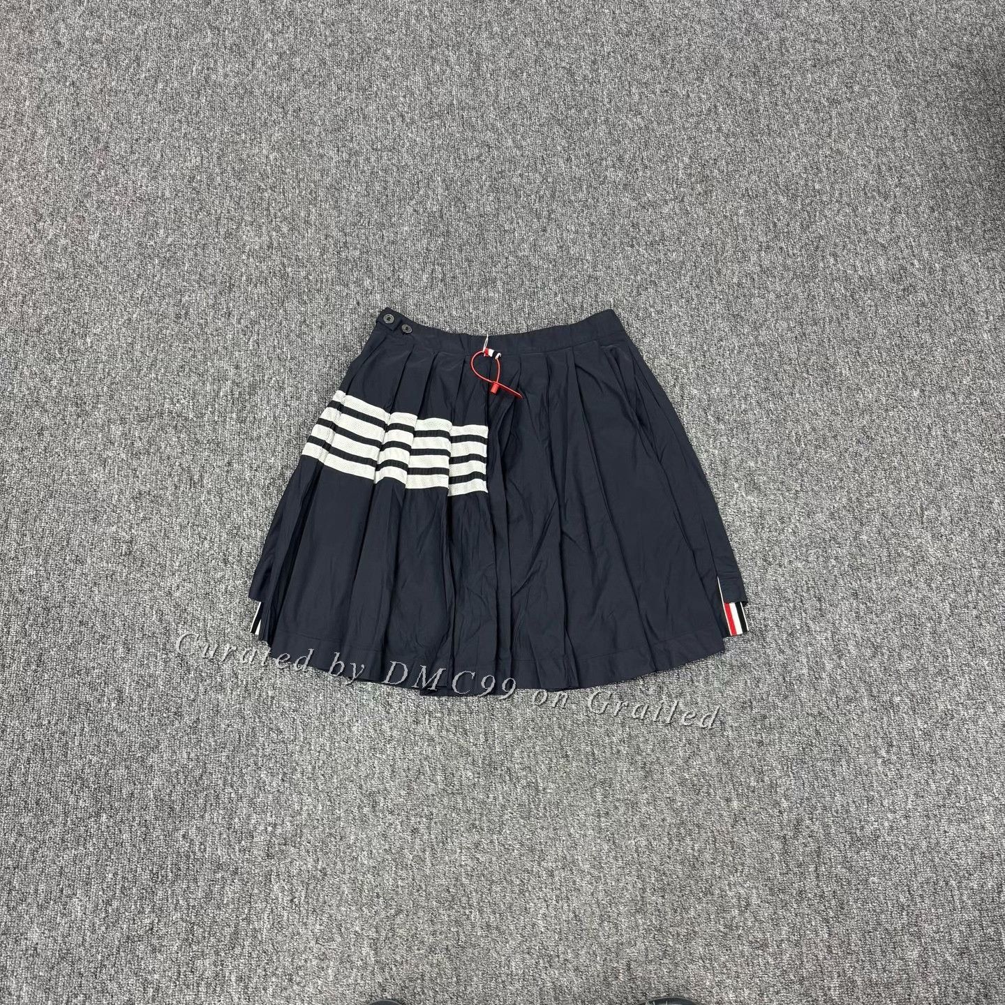 Thom Browne Thom Browne Classic 4-Stripe Pleated Skirt Size 42" / US 20 - 2 Thumbnail