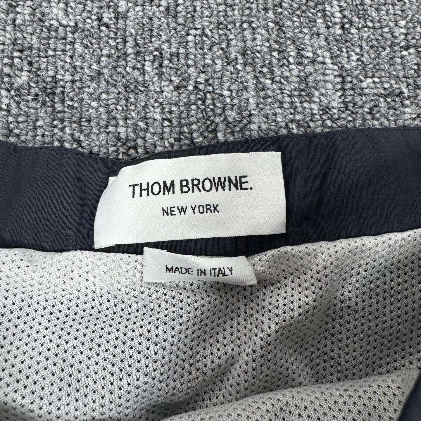 Thom Browne Thom Browne Classic 4-Stripe Pleated Skirt Size 42" / US 20 - 5 Thumbnail
