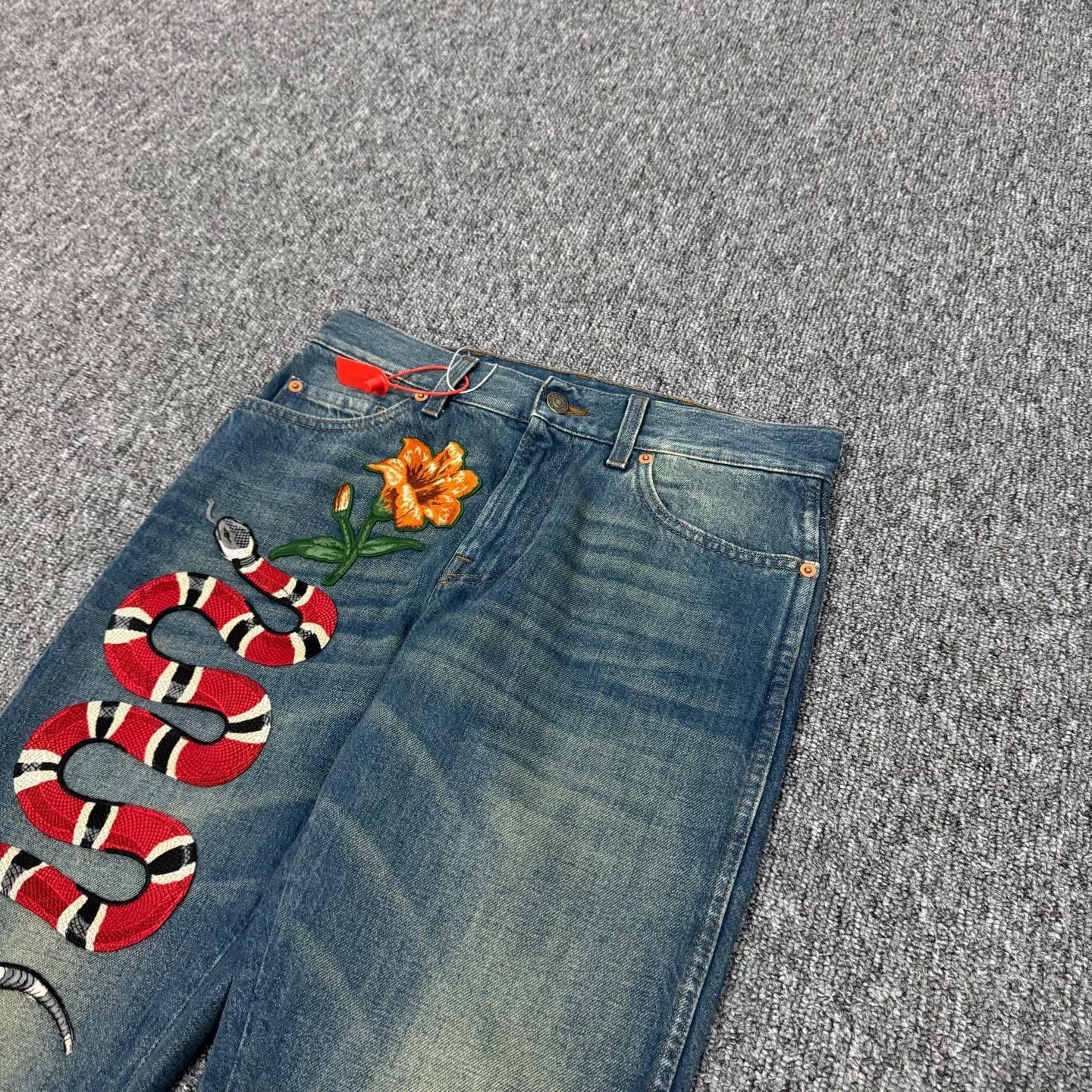 Gucci Gucci Snake Print Floral Washed Leather Patch Jeans Size 22" - 4 Thumbnail