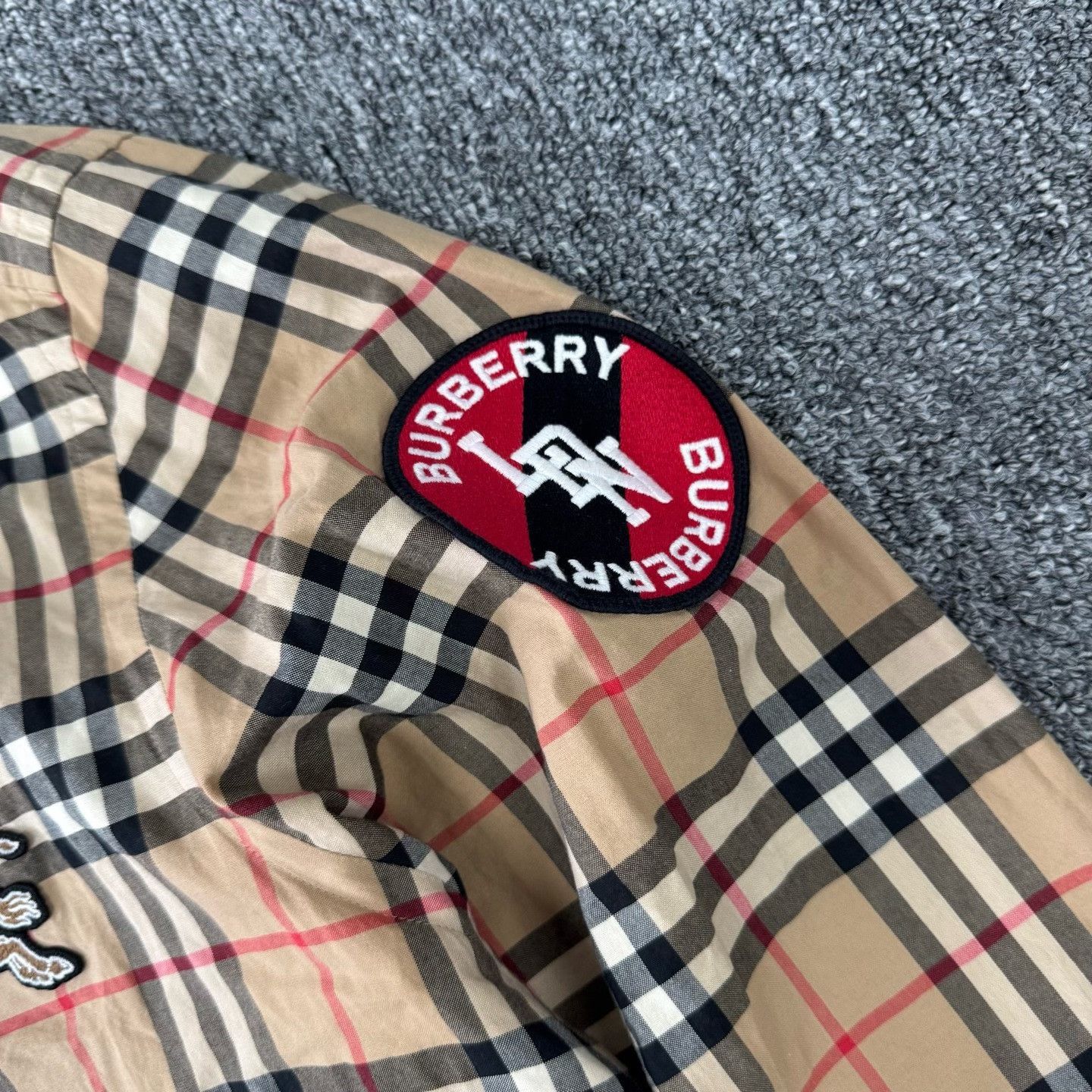 Burberry Burberry Flocked Multi-Logo Classic Check Shirt Size US XXL / EU 58 / 5 - 6 Thumbnail