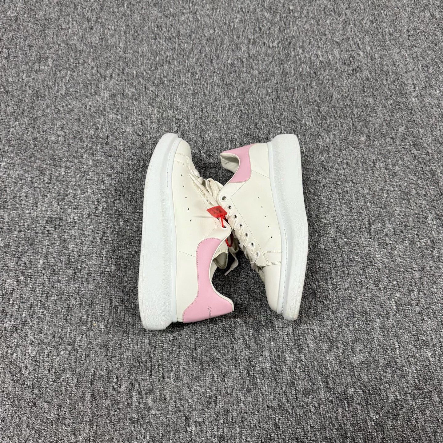 Alexander McQueen McQueen White Sneakers Pink Heel Size 42 Size US 9 / EU 42 - 6 Thumbnail