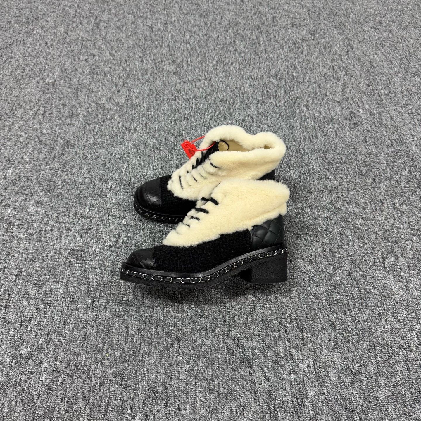 Chanel Chanel Black Chain Teddy Fur Snow Boots Size US 6 / IT 36 - 2 Thumbnail