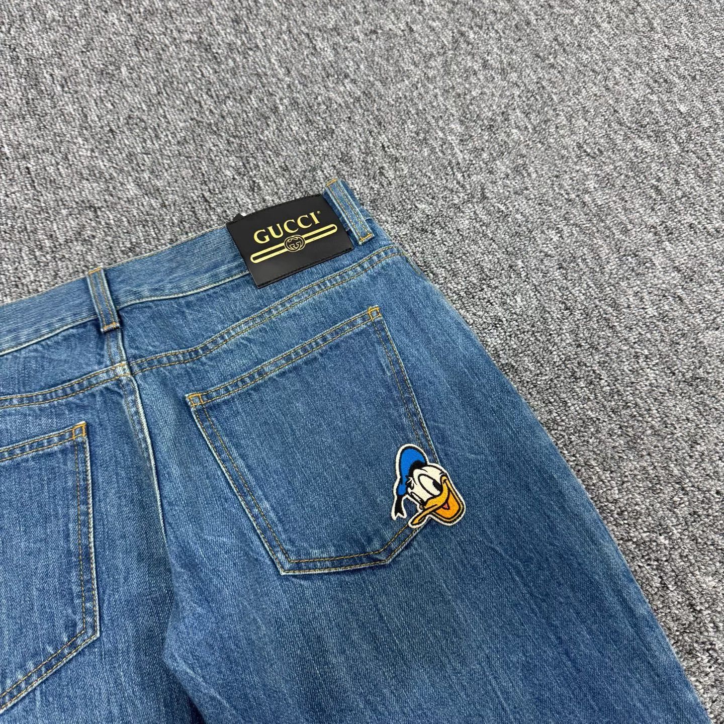 Gucci Gucci x Disney Donald Duck Embroidered Jeans Size 28" / US 6 / IT 42 - 6 Thumbnail