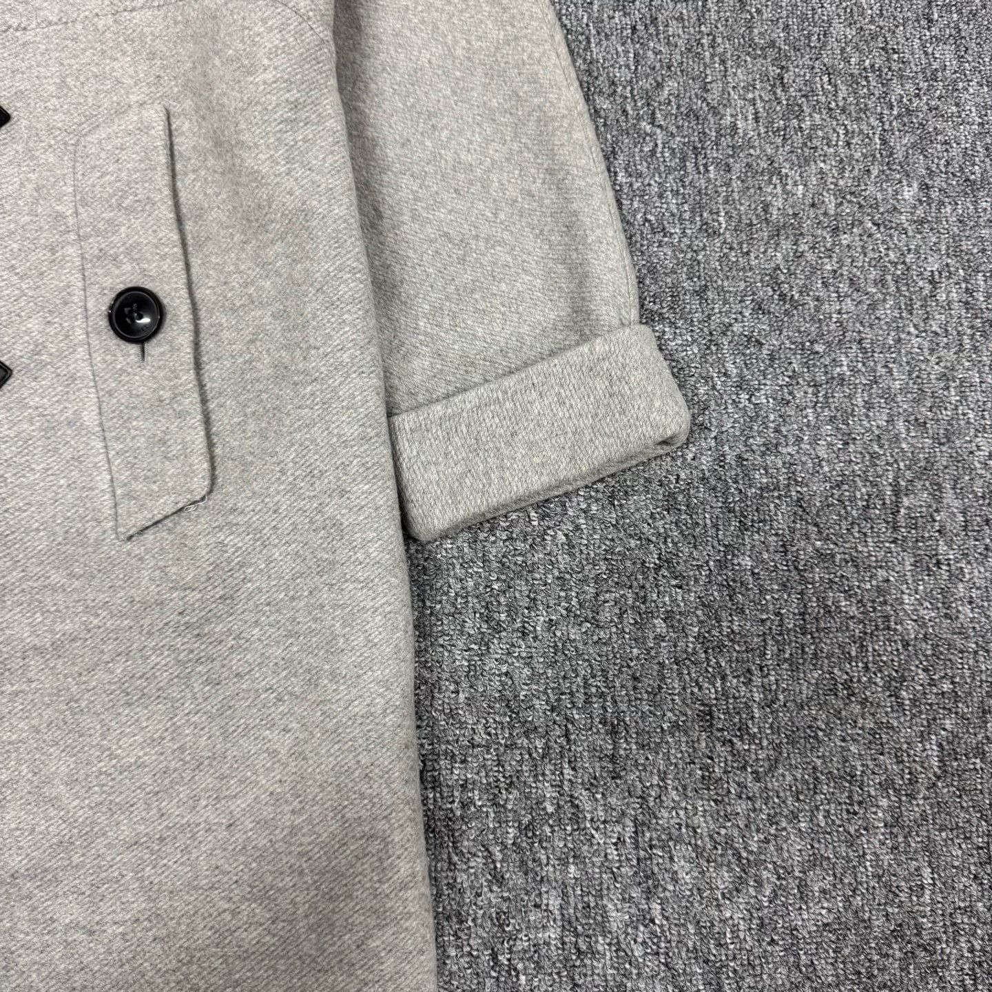 Burberry Burberry Gray Horn Button Hooded Wool Coat L Size L / US 10 / IT 46 - 3 Thumbnail