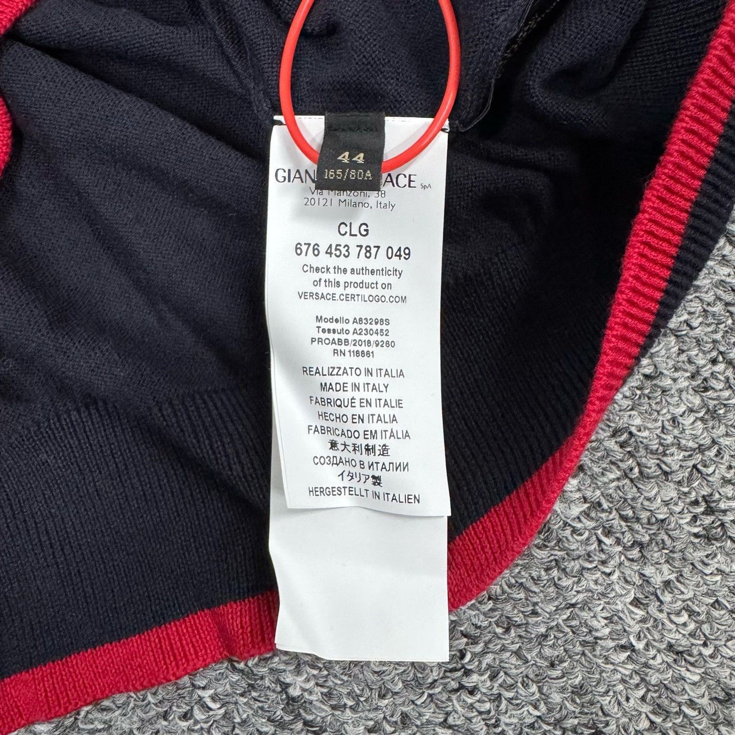Versace Versace Logo Embroidered Crewneck Knit Sweater Size US S / EU 44-46 / 1 - 8 Thumbnail