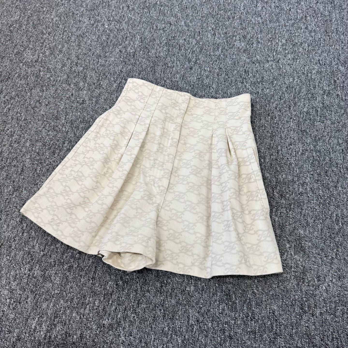 Fendi Fendi White Logo Print High-Waist Denim Shorts Size 38" / US 16 / IT 52 - 3 Thumbnail