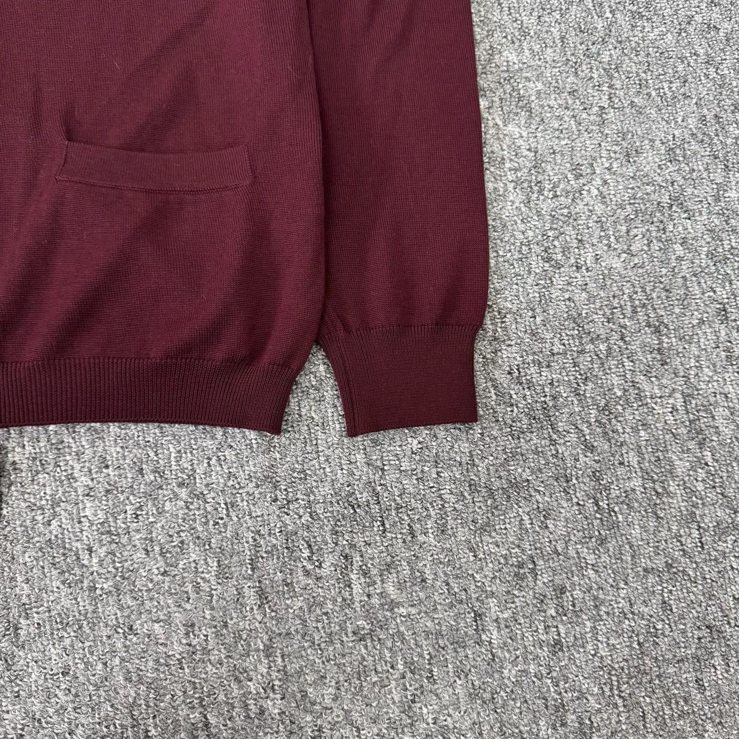 Gucci Gucci Burgundy Knit Cardigan Size L Size US L / EU 52-54 / 3 - 3 Thumbnail