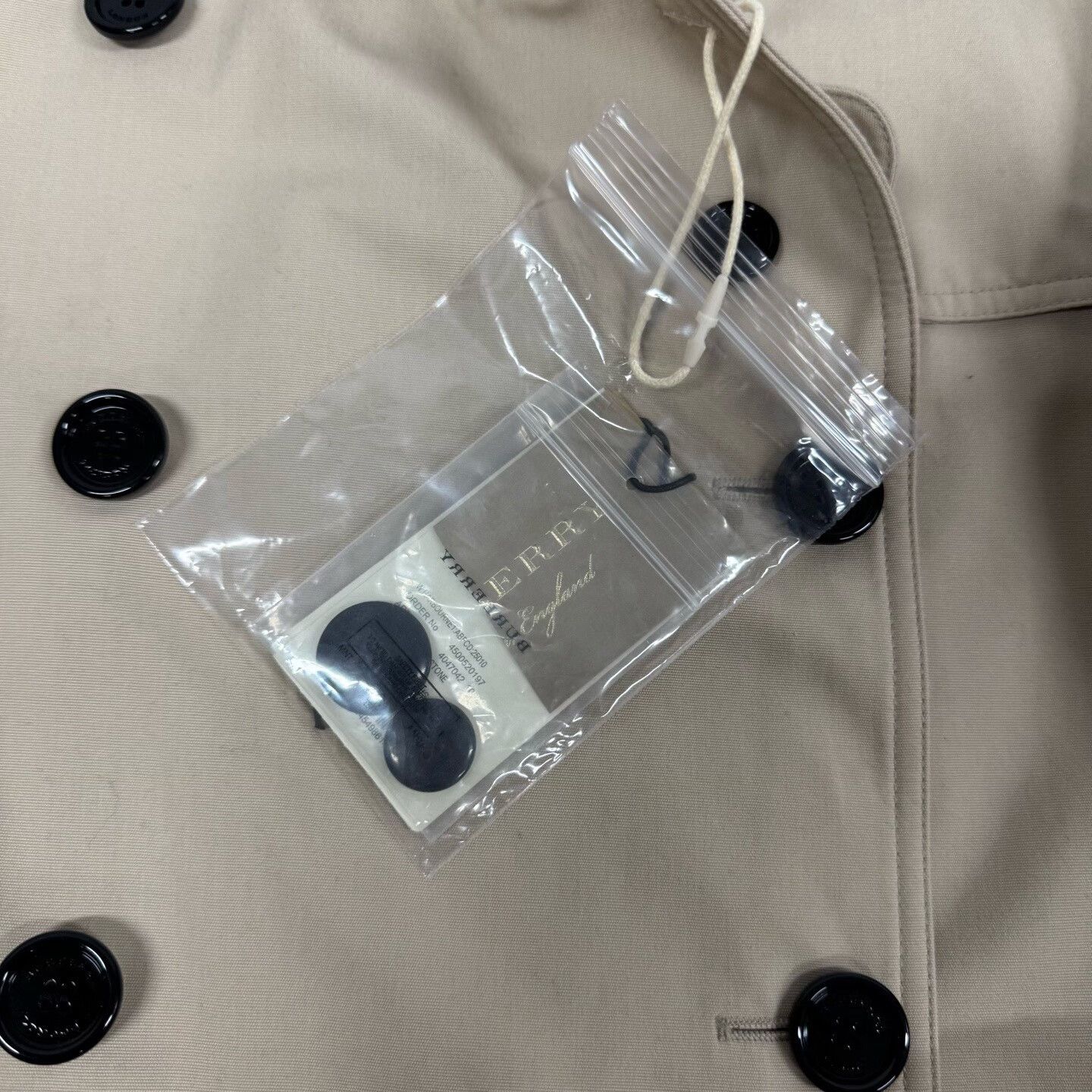 Burberry Burberry Beige Double-Breasted Belted Trench Coat Size XXS / US 00 / IT 34 - 5 Thumbnail