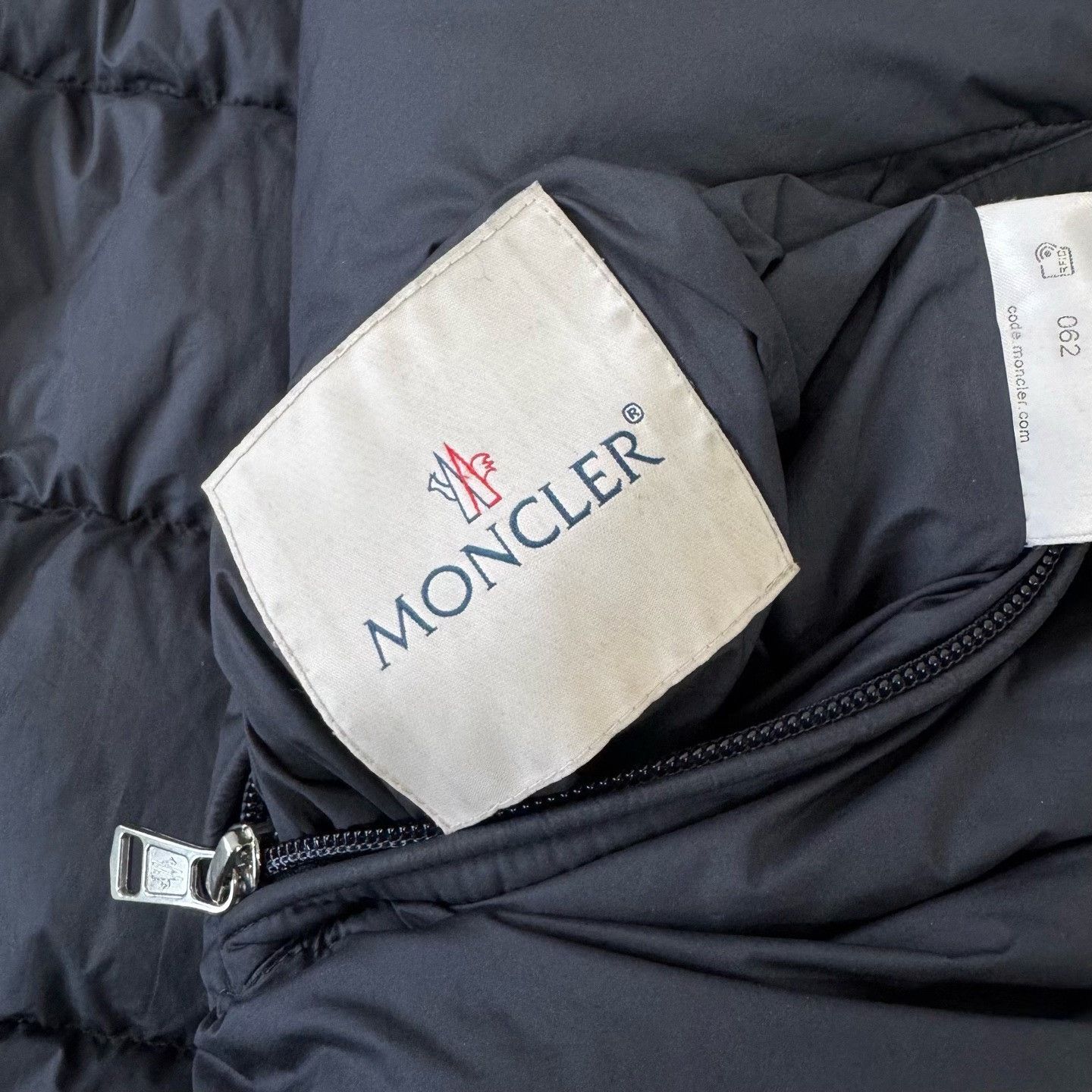 Moncler Moncler QUEYRAS Reversible Logo Down Jacket Size US M / EU 48-50 / 2 - 7 Thumbnail