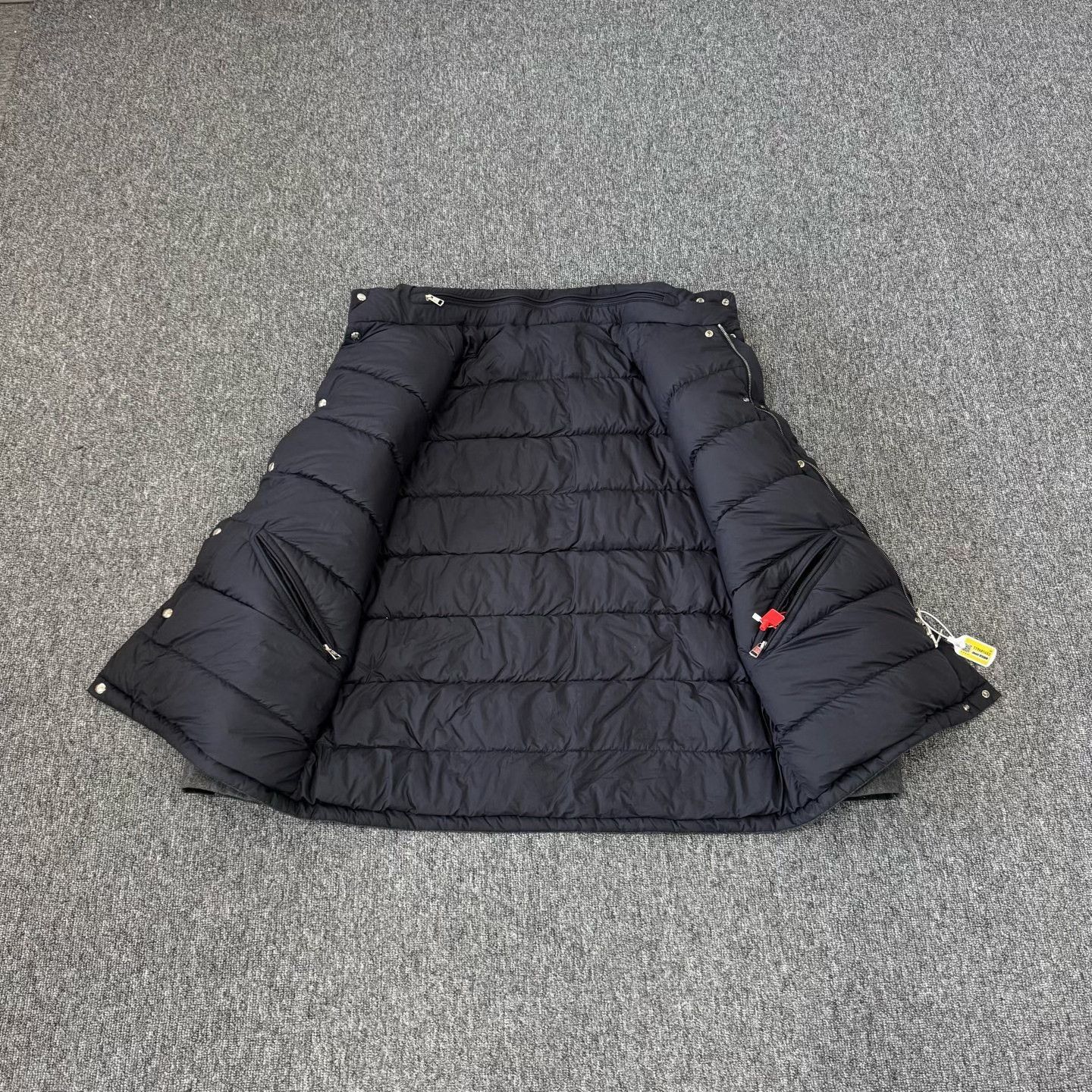 Moncler Moncler QUEYRAS Reversible Logo Down Jacket Size US M / EU 48-50 / 2 - 6 Thumbnail