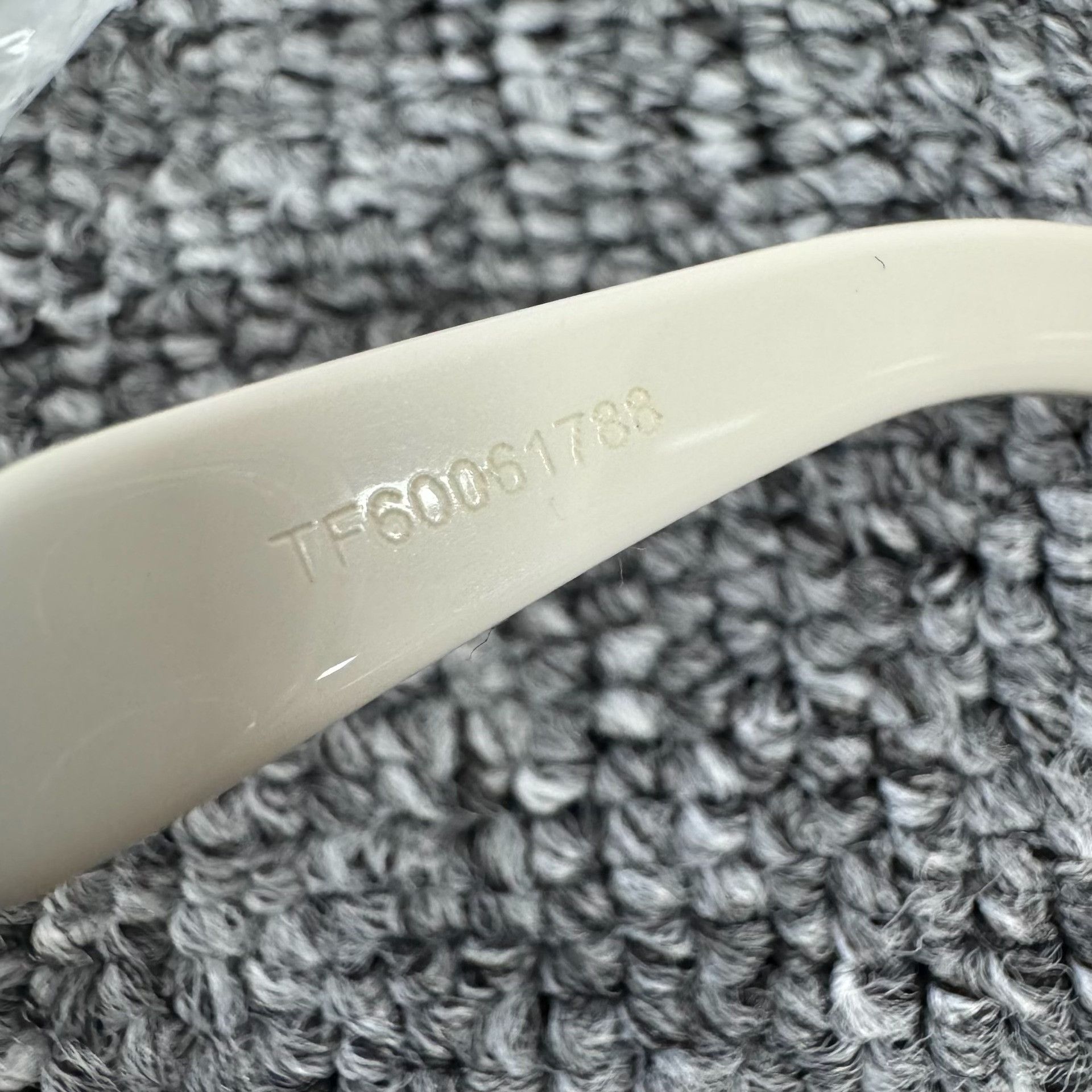 Celine Celine White Letter Logo Sunglasses Size ONE SIZE - 6 Thumbnail