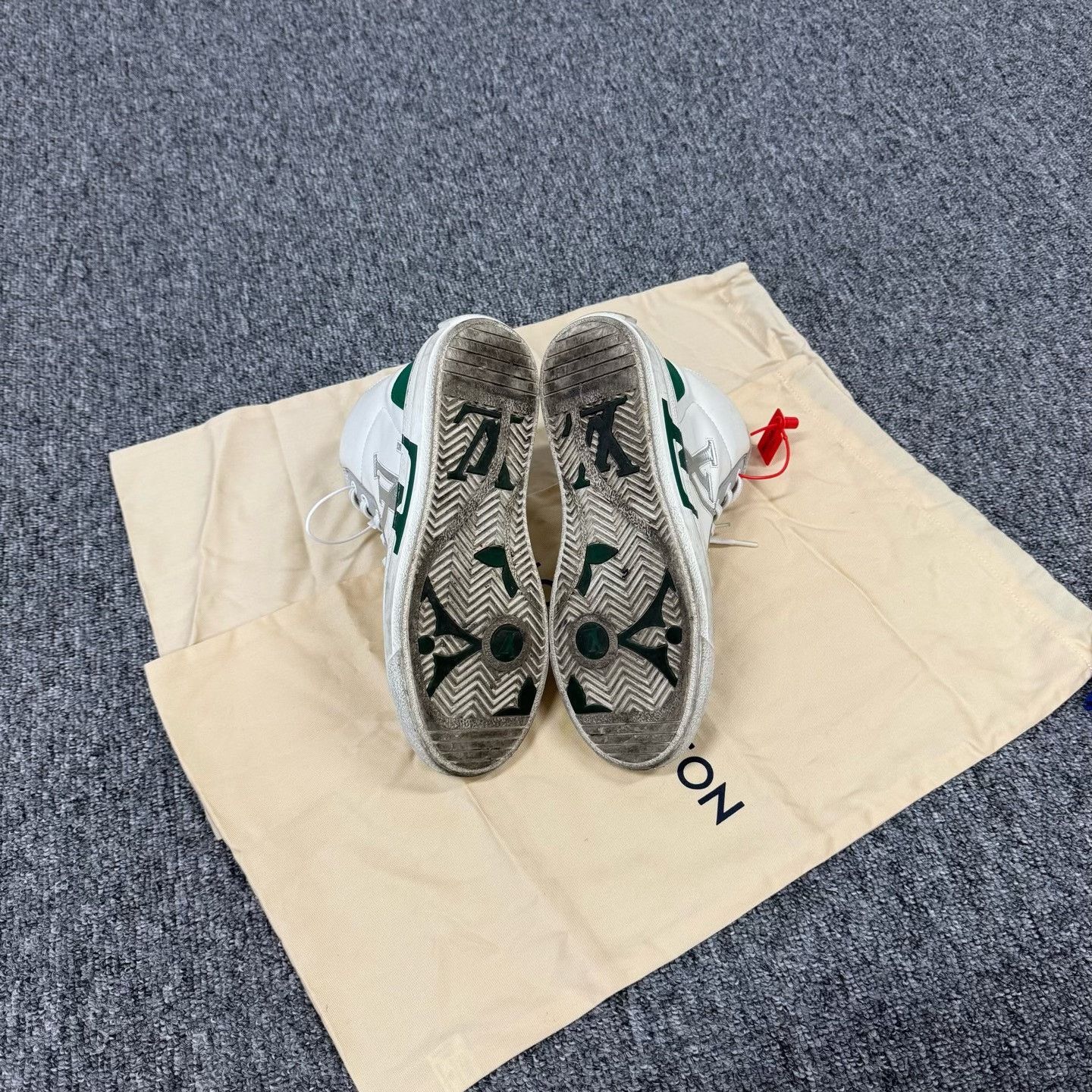 Louis Vuitton Louis Vuitton Charlie White Green Sneakers 37 Size US 6 / IT 36 - 5 Thumbnail