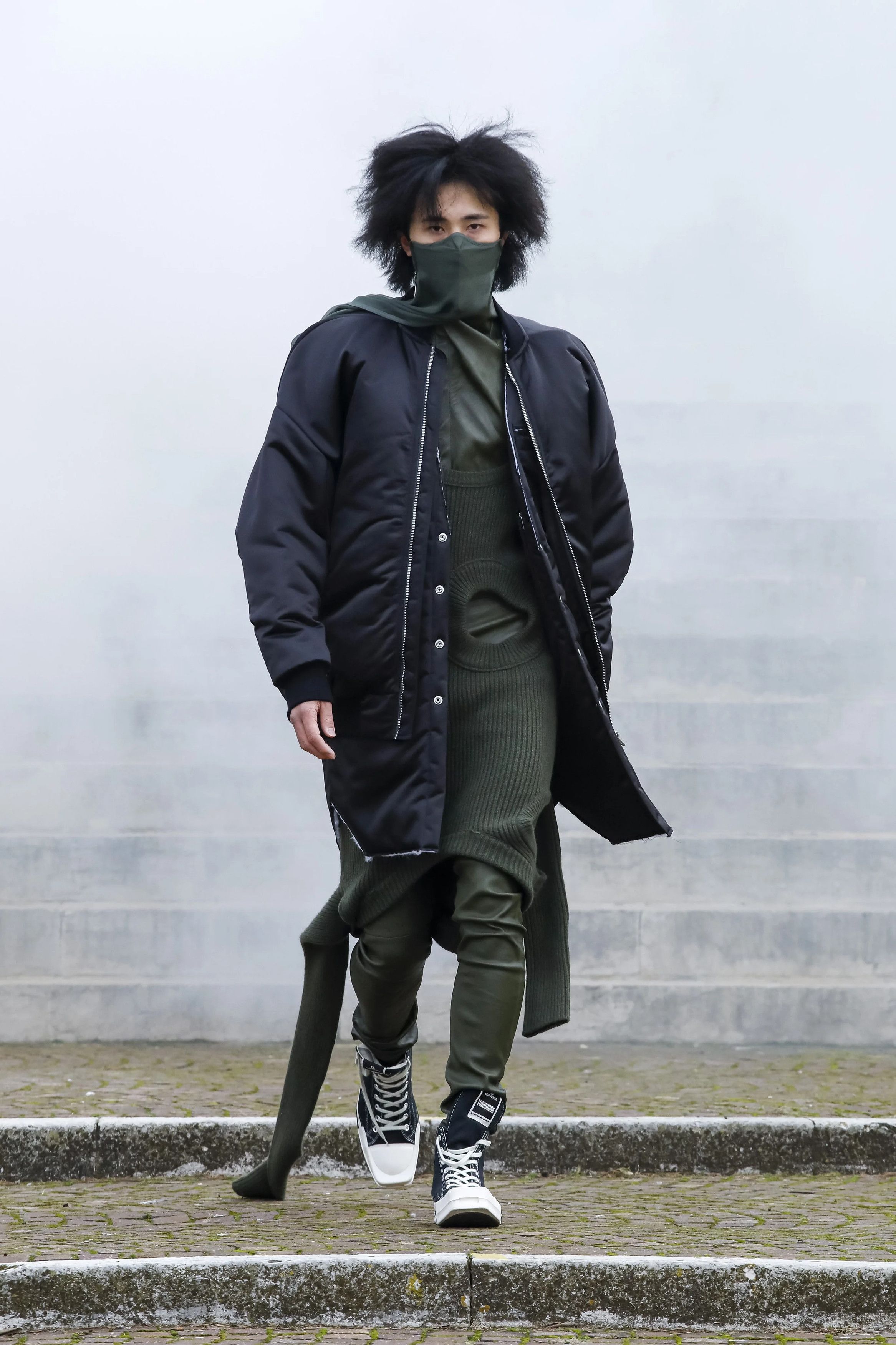 Rick Owens Rick Owens White Heavy Coats Men s Size US S / EU 44-46 / 1 - 3 Thumbnail