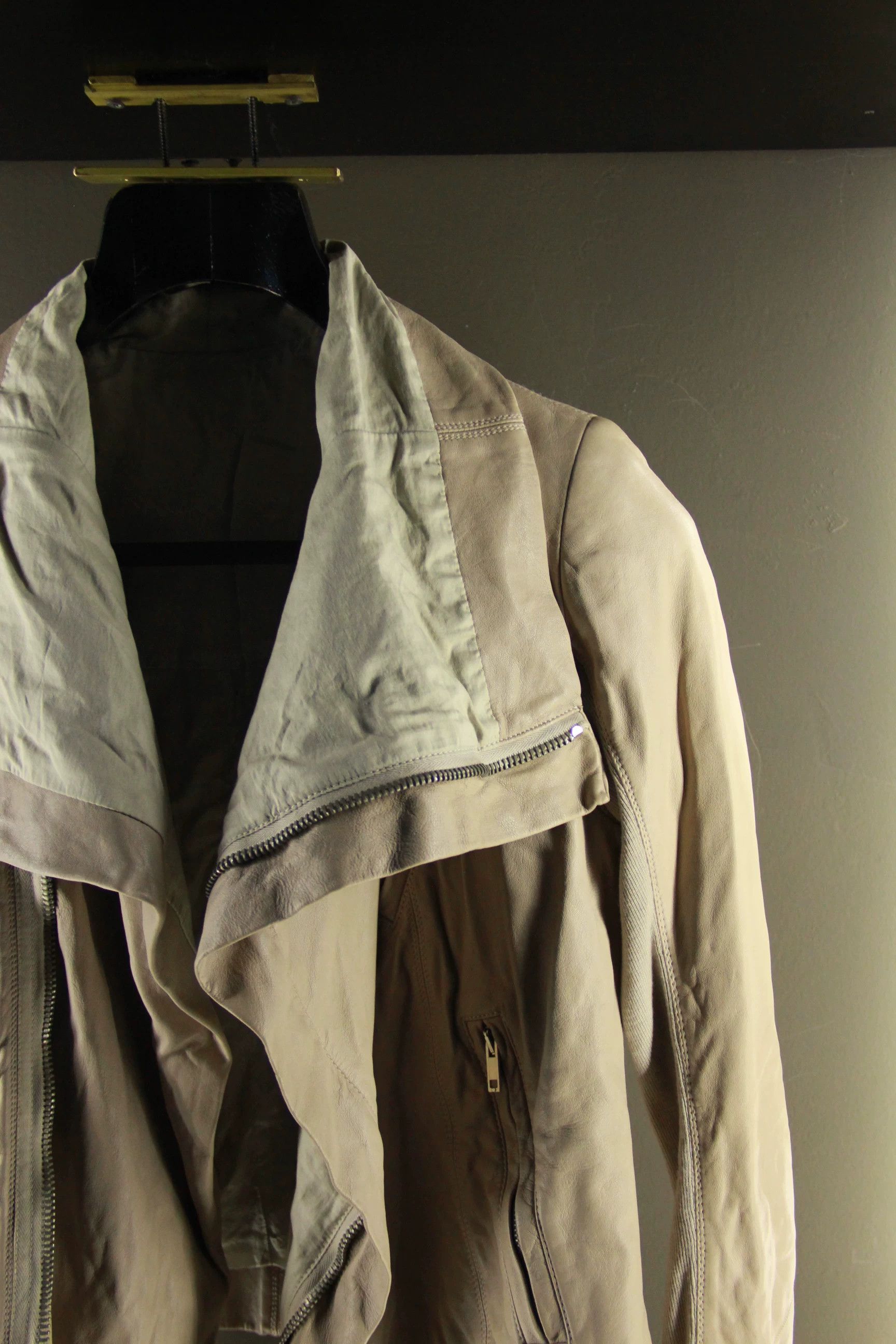 Rick Owens Rick Owens White Leather Jacket Men s Size US S / EU 44-46 / 1 - 3 Thumbnail