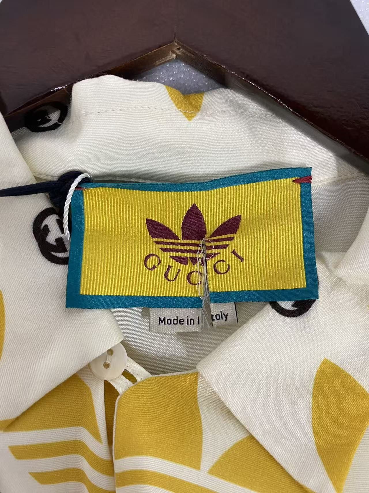 Gucci Gucci x Adidas Originals Trefoil Logo Shirt Size M Size US M / EU 48-50 / 2 - 3 Thumbnail