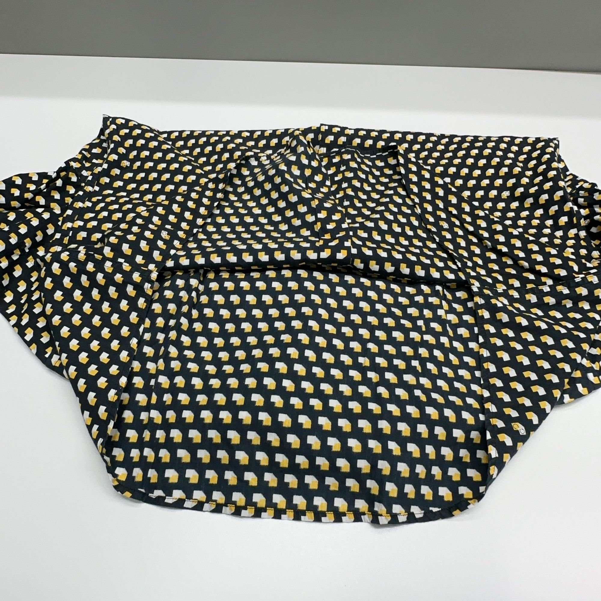Gucci Gucci Geometric Print Shirt Size M Size US XXS / EU 40 - 9 Thumbnail