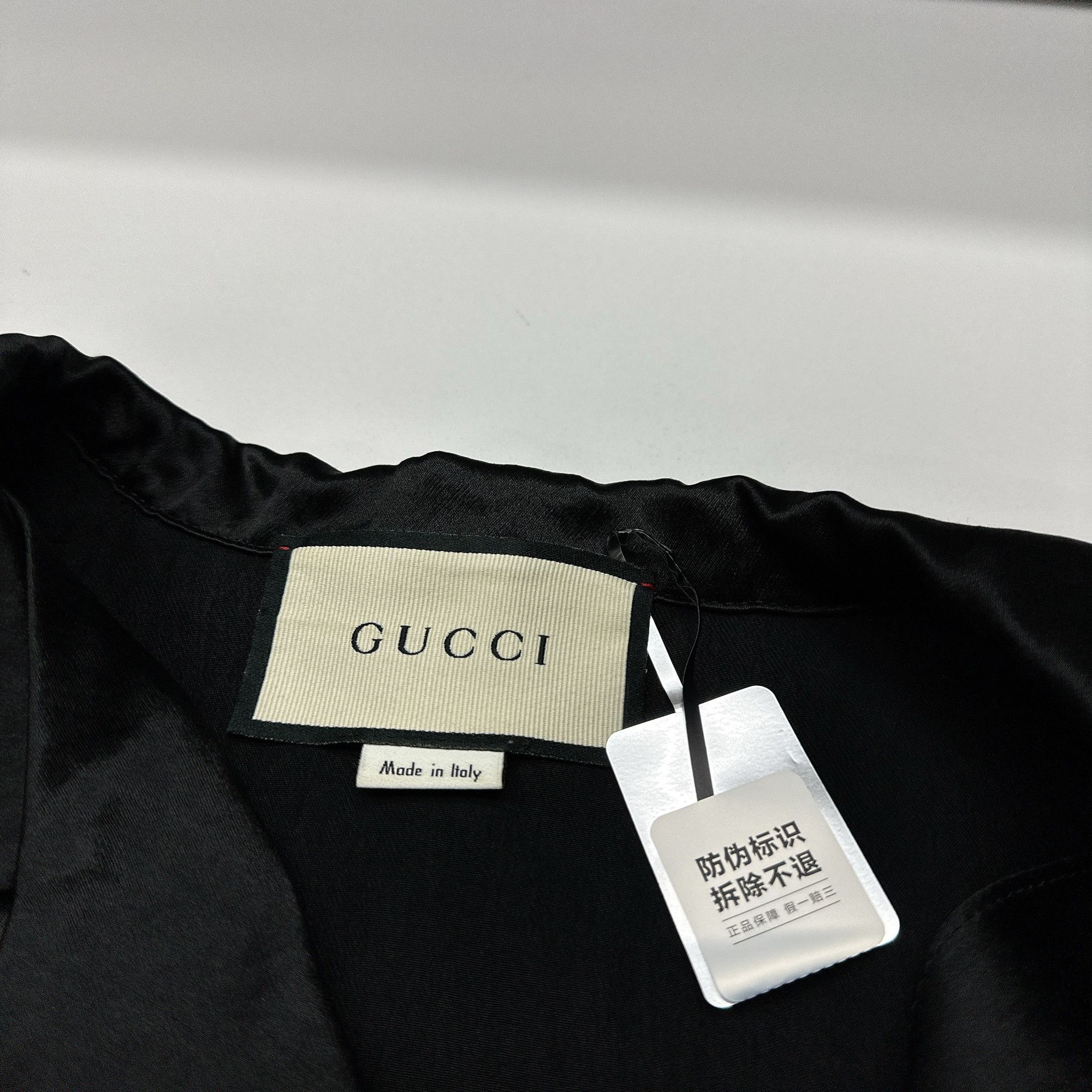 Gucci Gucci Logo Tape Short Sleeve Shirt Size 50 Size US M / EU 48-50 / 2 - 3 Thumbnail