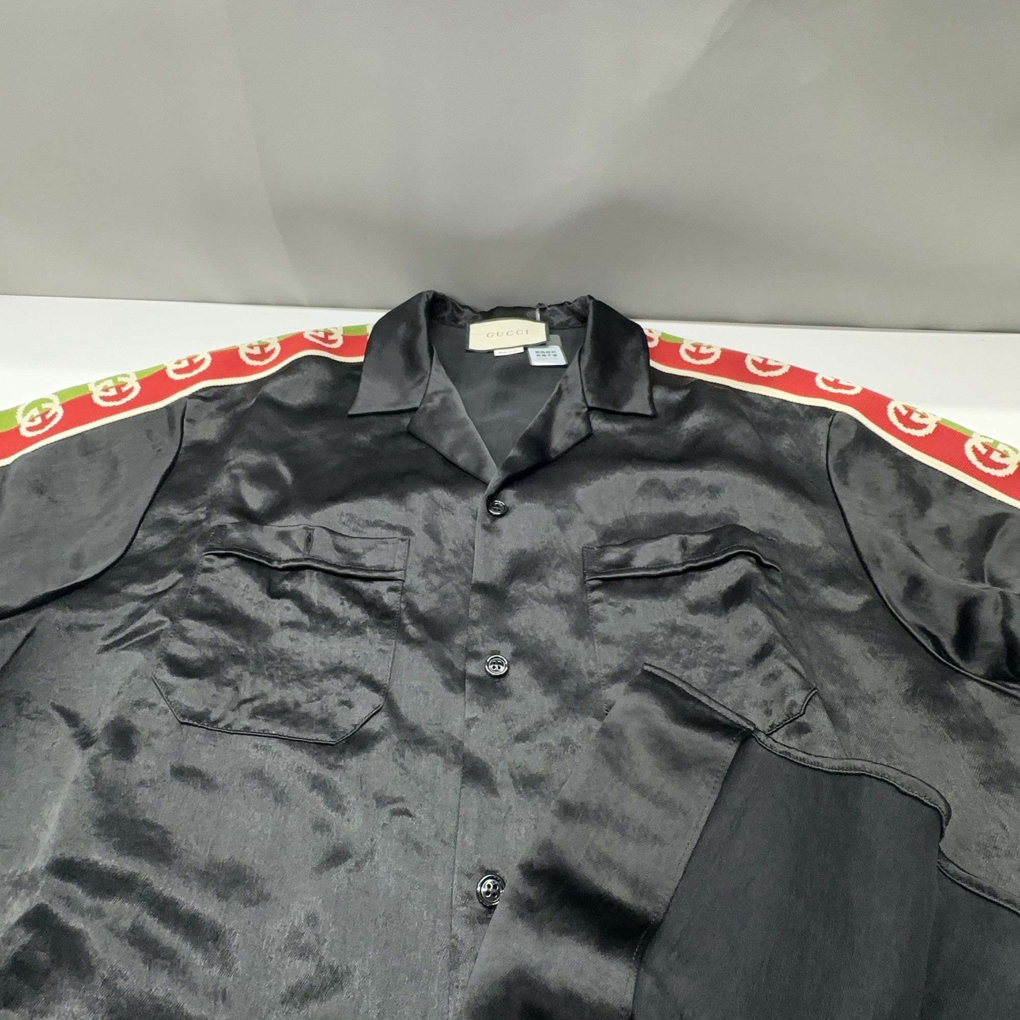 Gucci Gucci Logo Tape Short Sleeve Shirt Size 50 Size US M / EU 48-50 / 2 - 9 Thumbnail