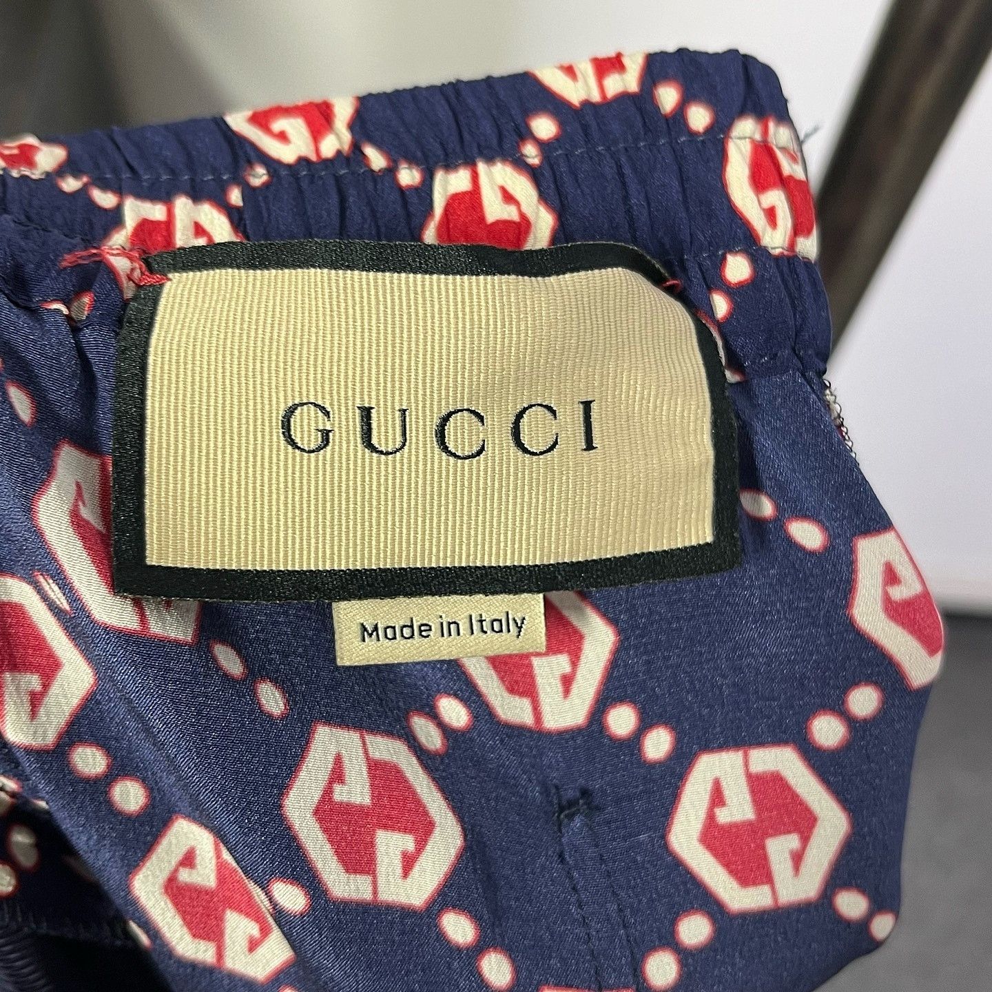 Gucci Gucci Logo Print Silk Shorts Size 30 Size US 30 / EU 46 - 3 Thumbnail