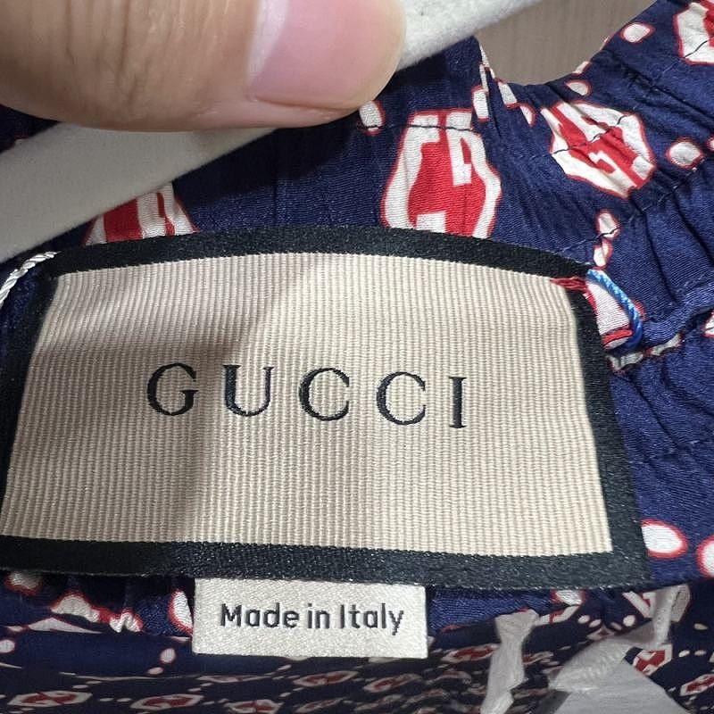 Gucci Gucci Logo Print Silk Shorts Size 32 Size US 32 / EU 48 - 3 Thumbnail