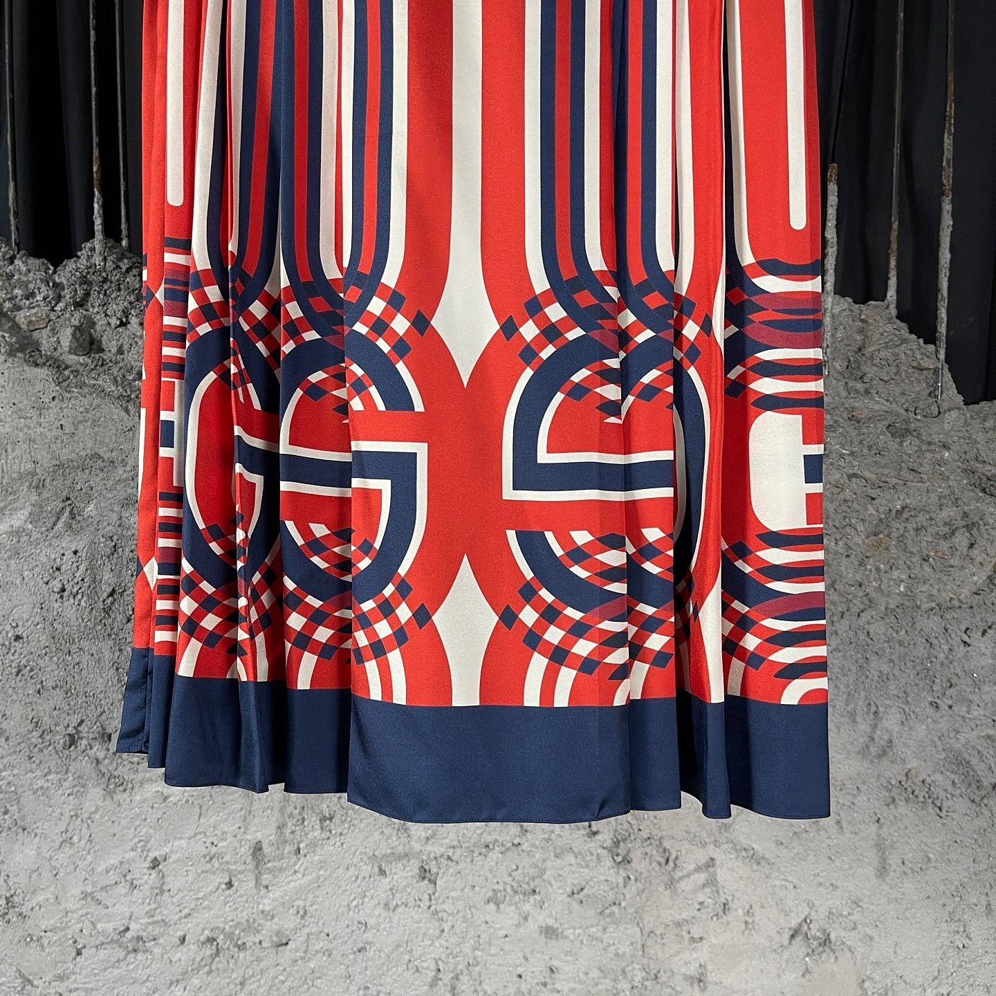 Gucci Gucci Silk Logo Stripe Midi Skirt Size 38 Size 26" / US 2 / IT 38 - 7 Thumbnail