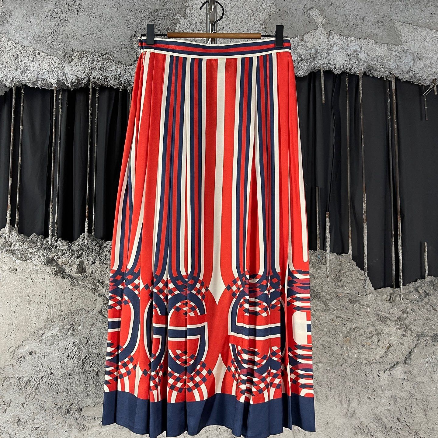 Gucci Gucci Silk Logo Stripe Midi Skirt Size 38 Size 26" / US 2 / IT 38 - 2 Thumbnail