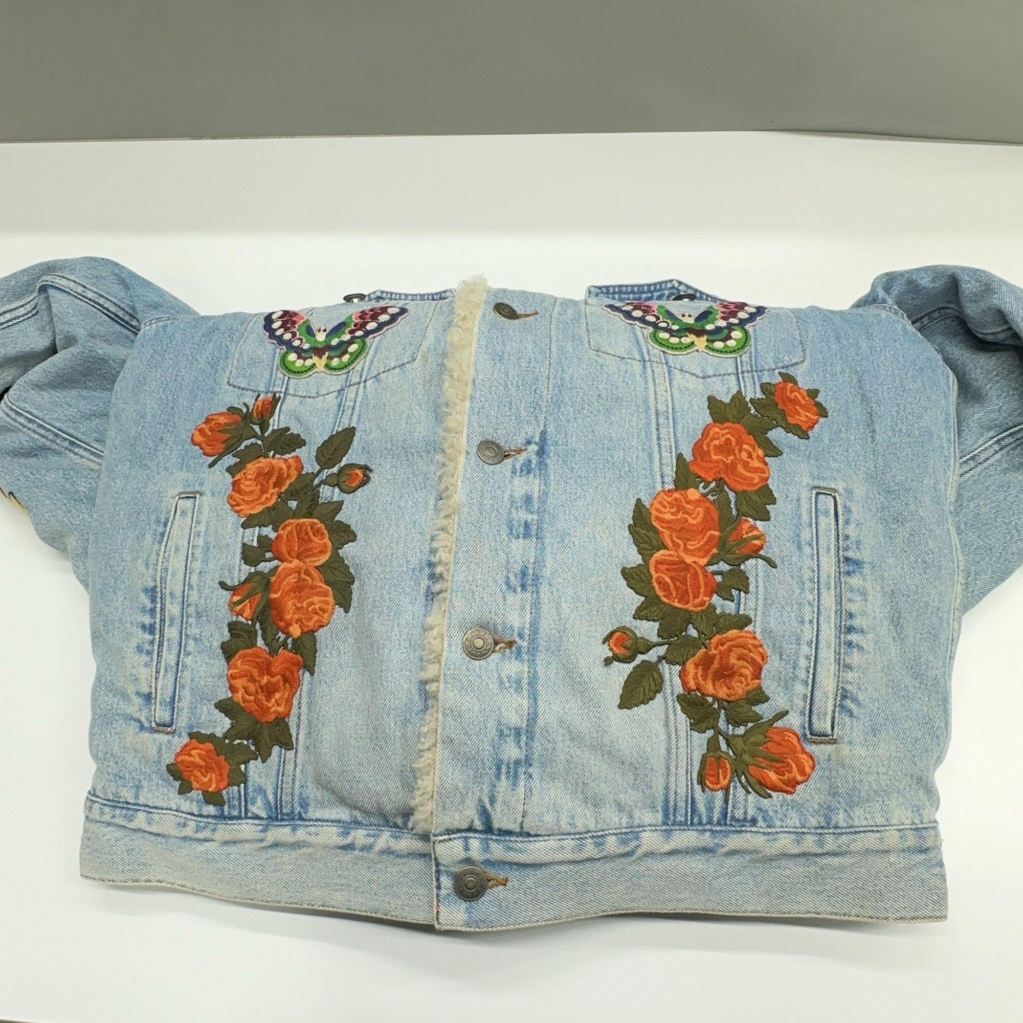Gucci Gucci Embroidered Shearling Denim Jacket Size 44 Size US S / EU 44-46 / 1 - 8 Thumbnail