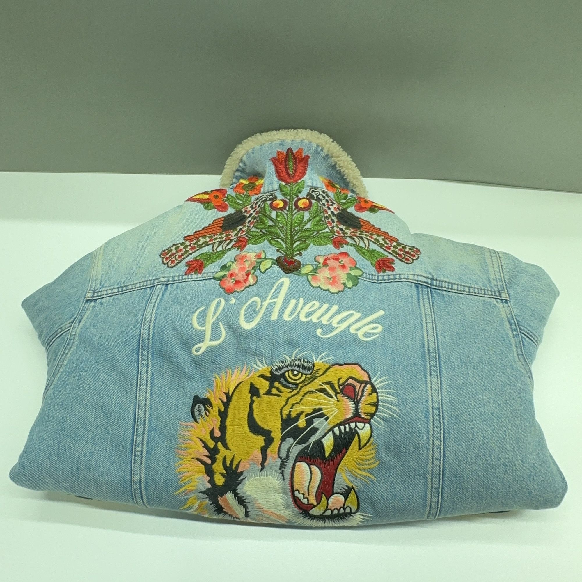 Gucci Gucci Embroidered Shearling Denim Jacket Size 44 Size US S / EU 44-46 / 1 - 13 Thumbnail