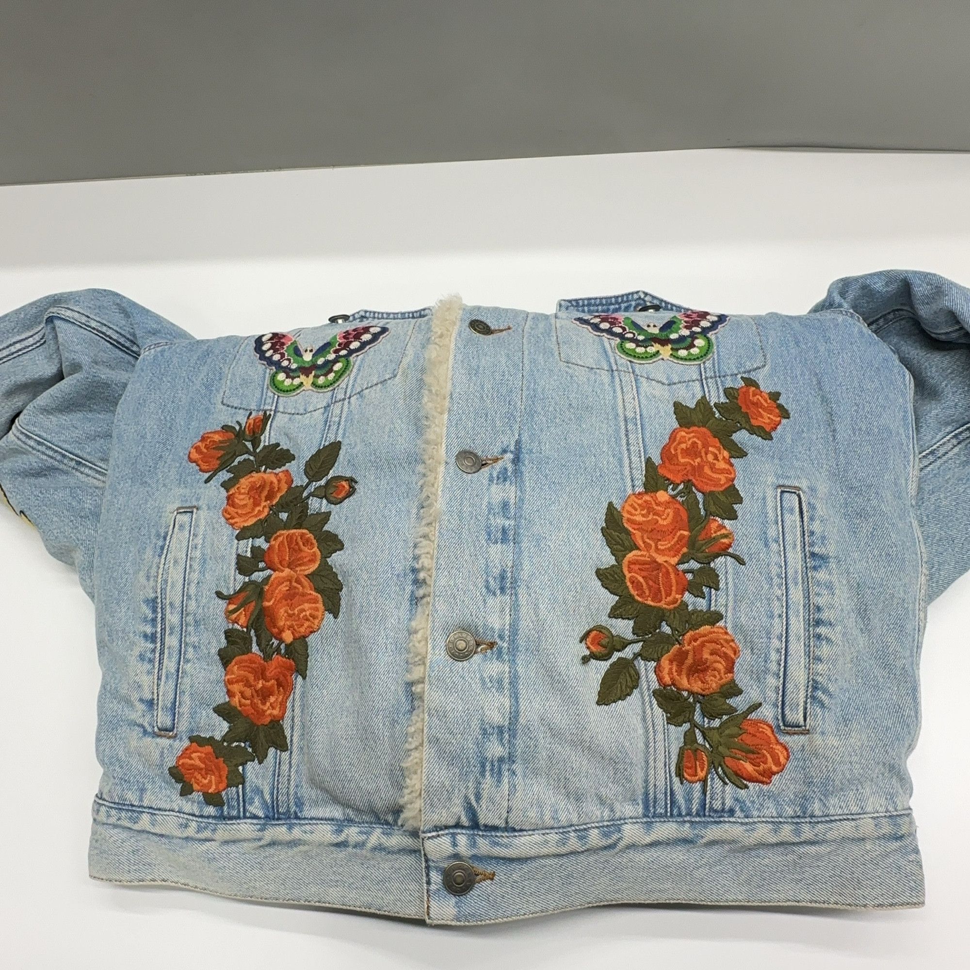 Gucci Gucci Embroidered Shearling Denim Jacket Size 44 Size US S / EU 44-46 / 1 - 9 Thumbnail