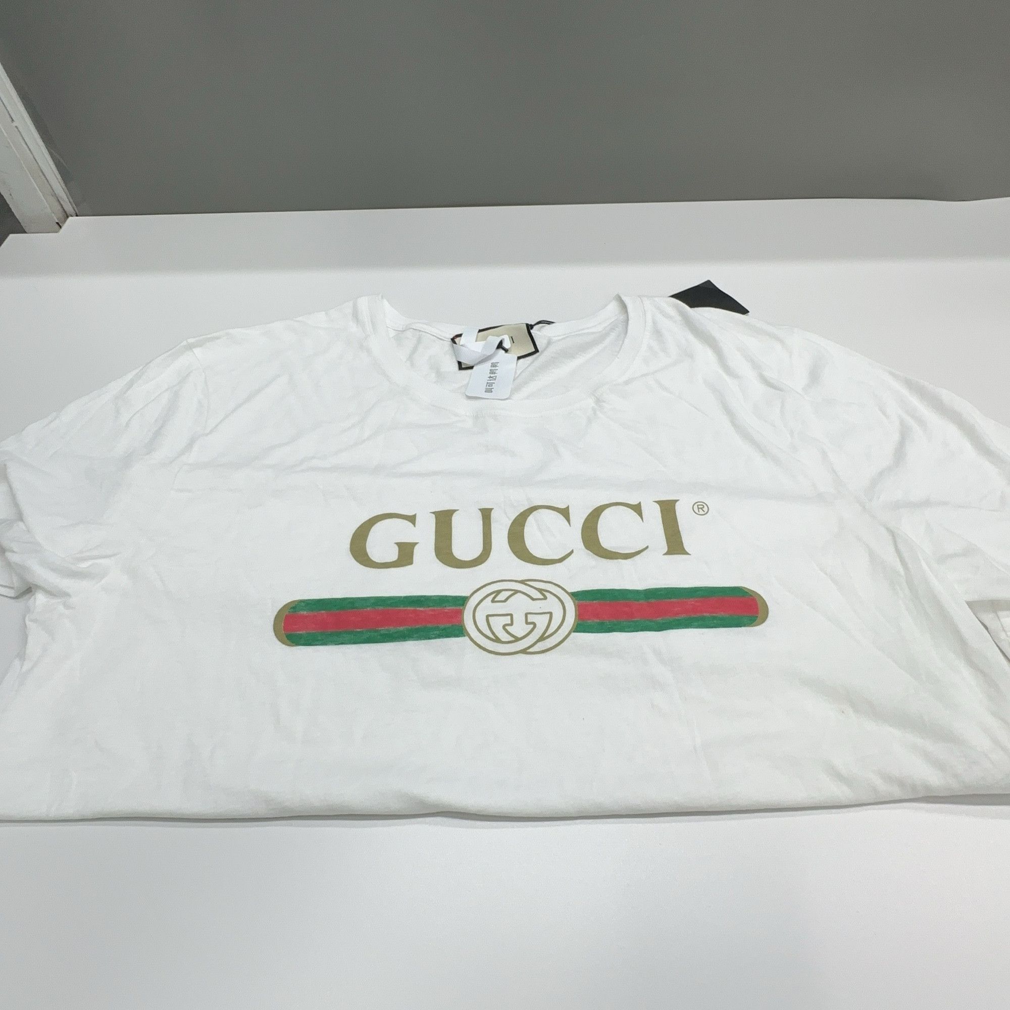 Gucci Gucci Logo Graphic T-Shirt Size XL Size US XL / EU 56 / 4 - 7 Thumbnail