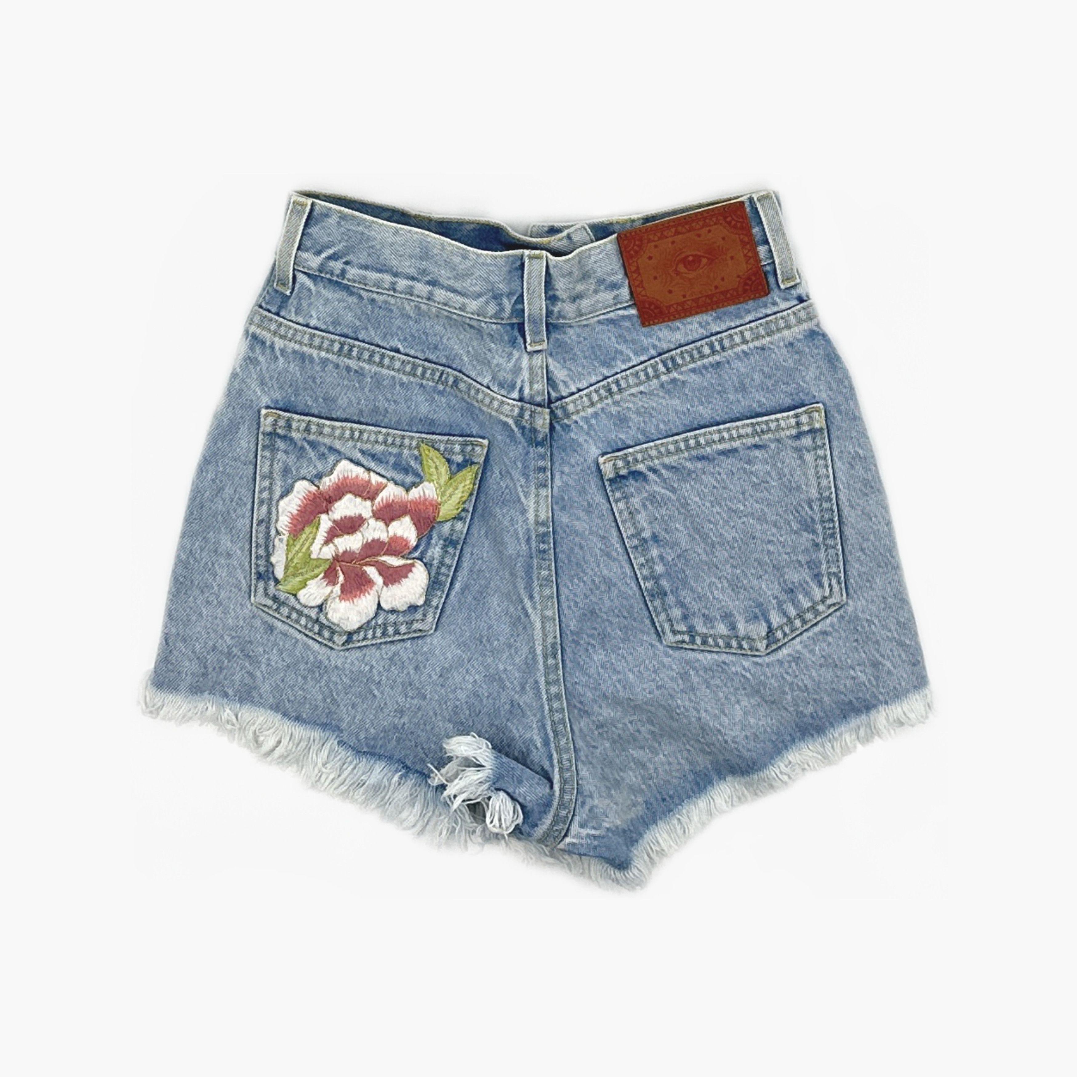 Gucci Gucci Floral Embroidered Denim Shorts Size 24 Size 24" / US 00 / IT 34 - 2 Thumbnail