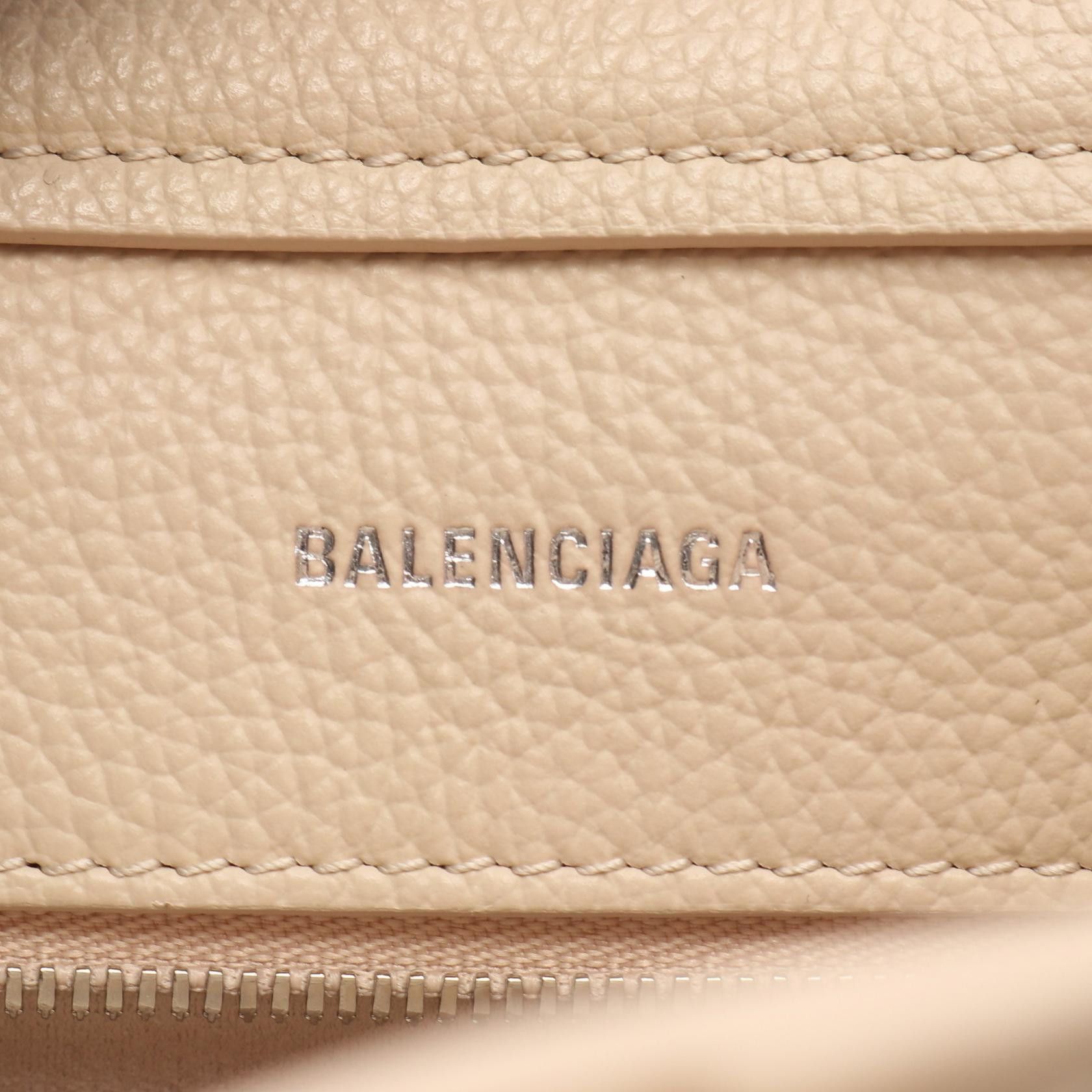 Balenciaga Balenciaga Balenciaga Everyday XS North South Leather 2way Bag Leather Handbag 672793 DUTY FREE for USA Size ONE SIZE - 4 Thumbnail