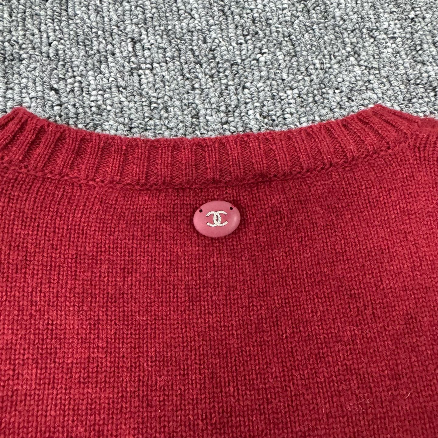 Chanel Chanel Red Double C Fitted V-Neck Knit Top Size XS / US 0-2 / IT 36-38 - 6 Thumbnail