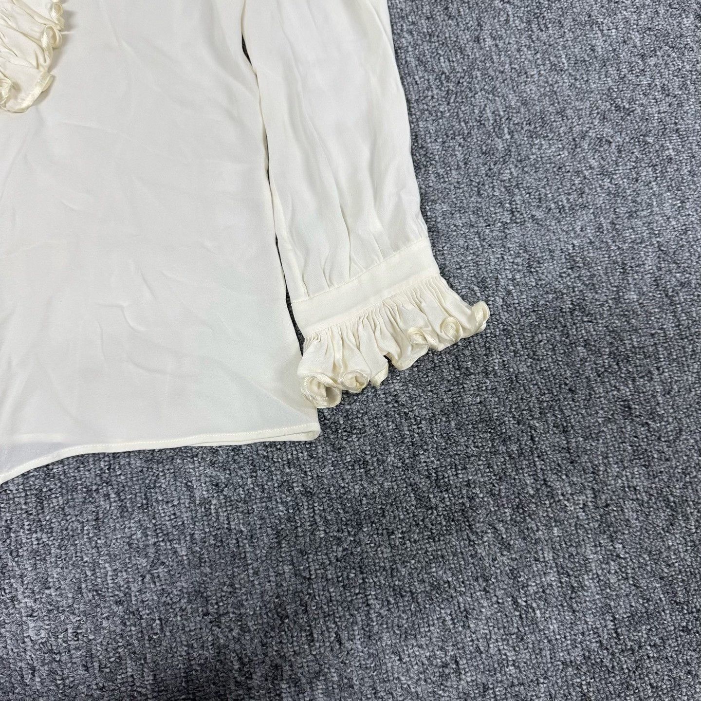 Gucci Gucci Silk Shirt Red White Blue Web Ruffle Size S / US 4 / IT 40 - 3 Thumbnail