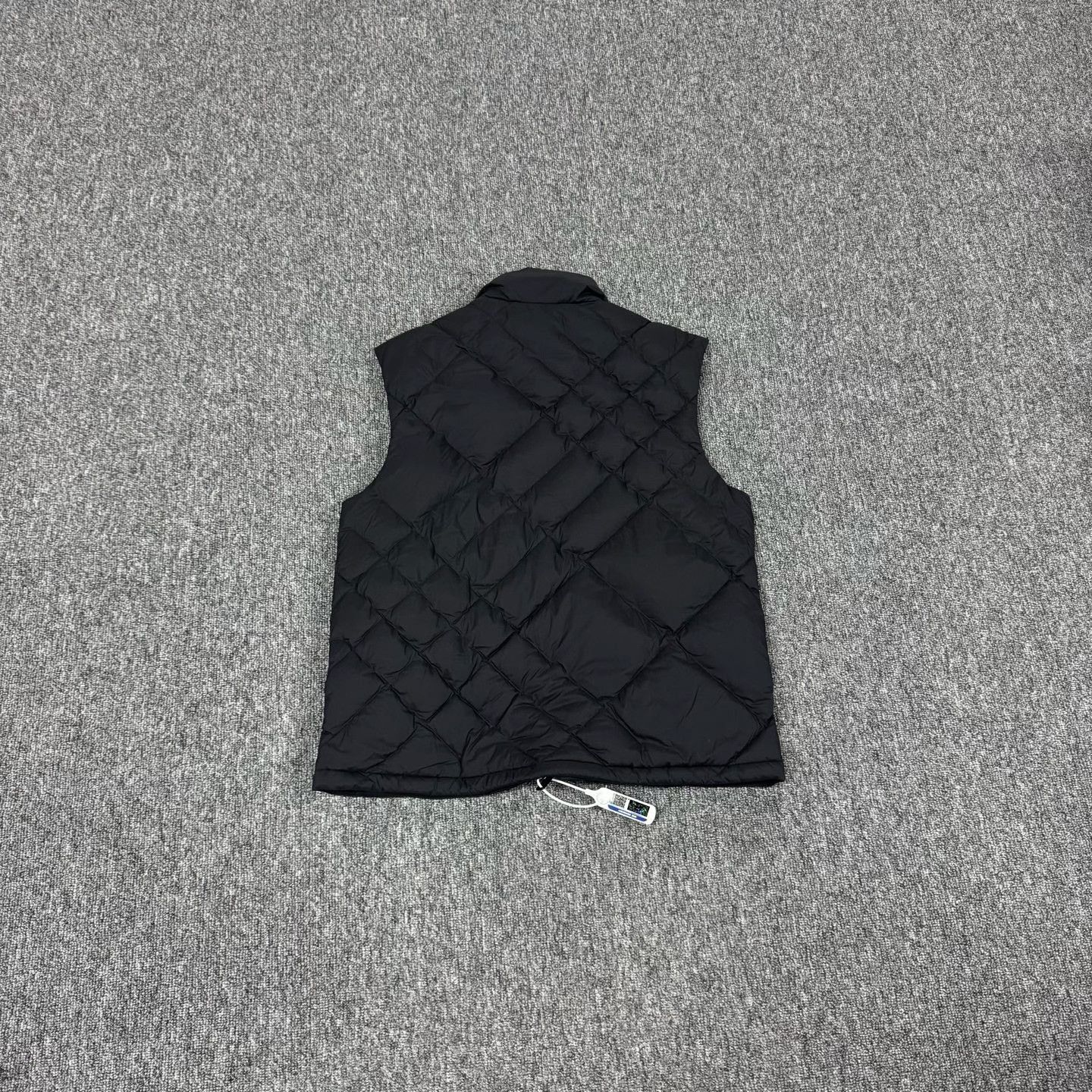 Burberry Burberry Black Quilted Down Vest M Size US M / EU 48-50 / 2 - 2 Thumbnail