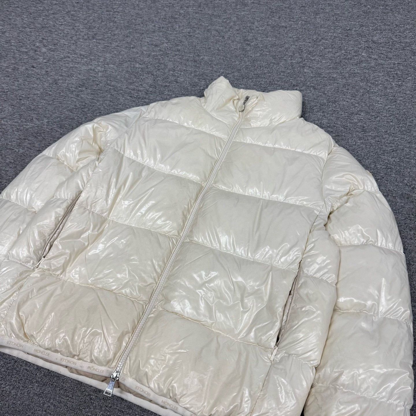 Moncler Moncler Abbadia Short Stand Collar Down Jacket Size S / US 4 / IT 40 - 4 Thumbnail