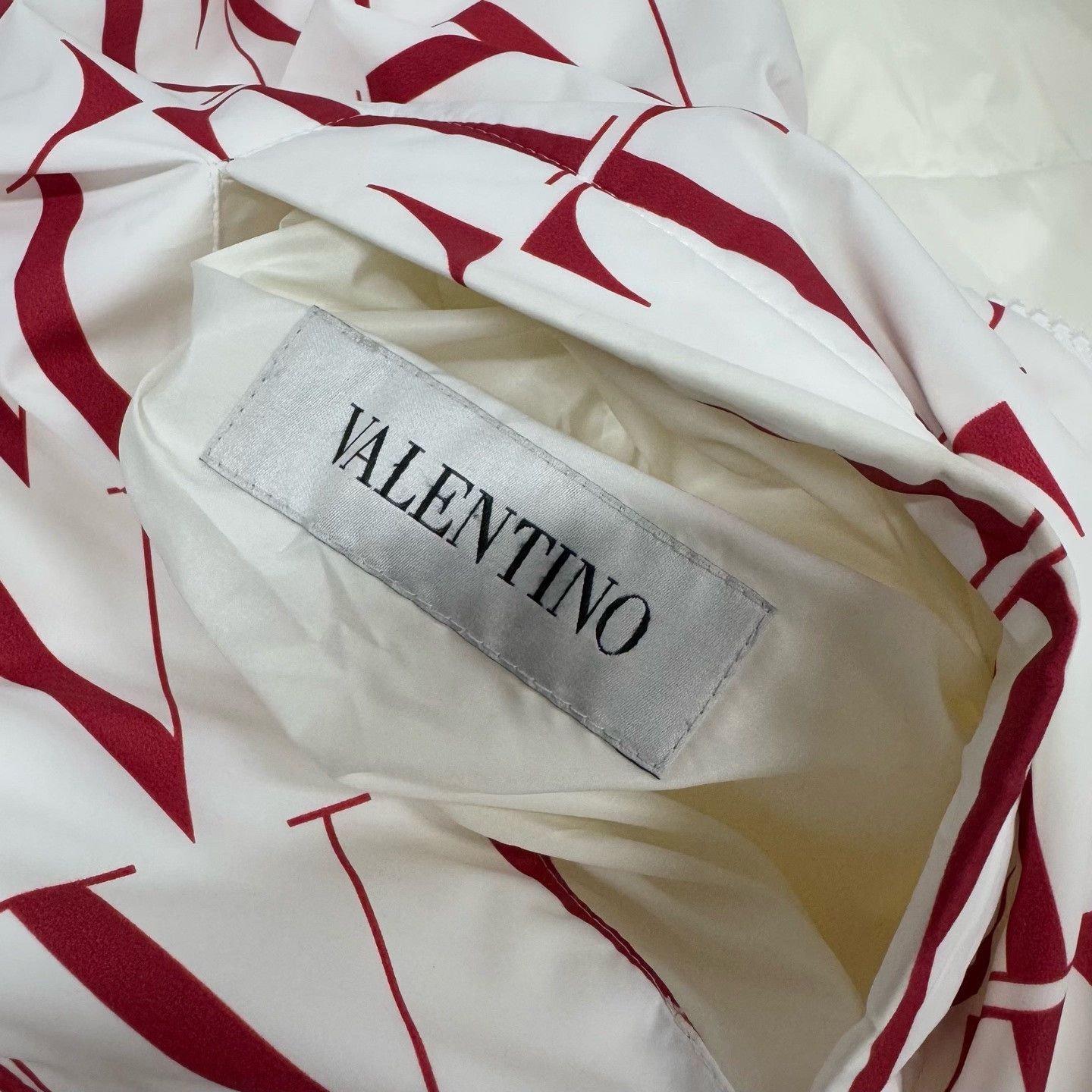 Valentino Valentino Red Letter Print Reversible Hooded Down Jacket Size US L / EU 52-54 / 3 - 6 Thumbnail