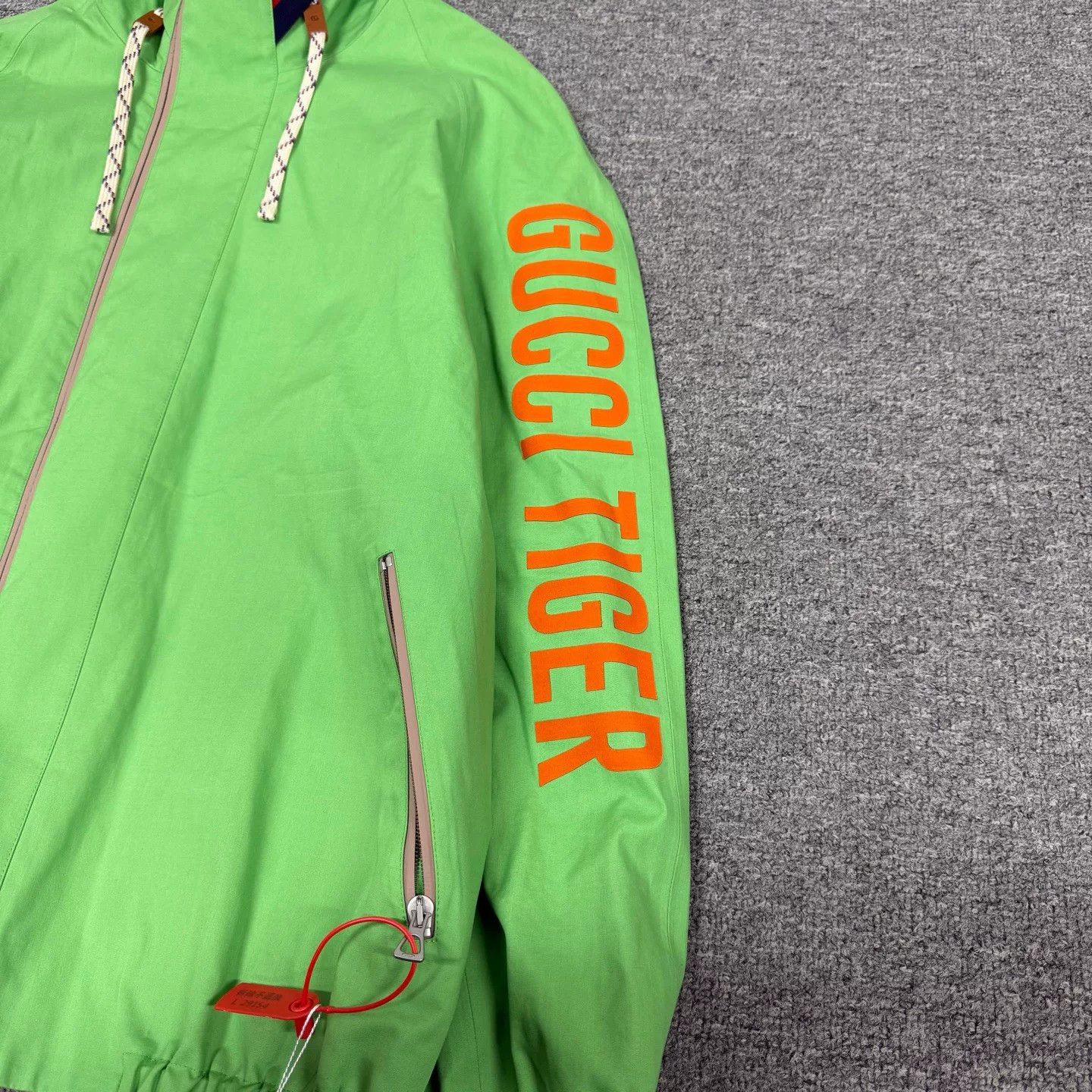 Gucci Gucci Year of Tiger Limited Waterproof Jacket Size US M / EU 48-50 / 2 - 5 Thumbnail