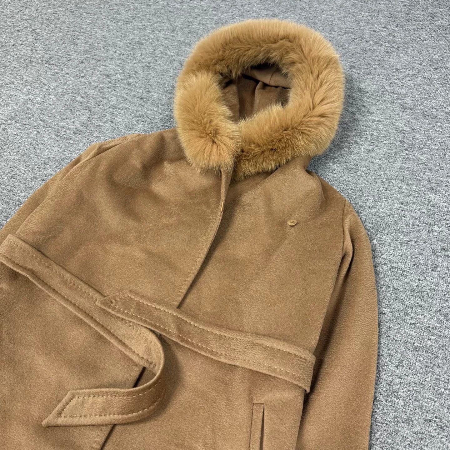 Max Mara Maxmara Camel Fox Fur Collar Hooded Coat Size XS / US 0-2 / IT 36-38 - 4 Thumbnail