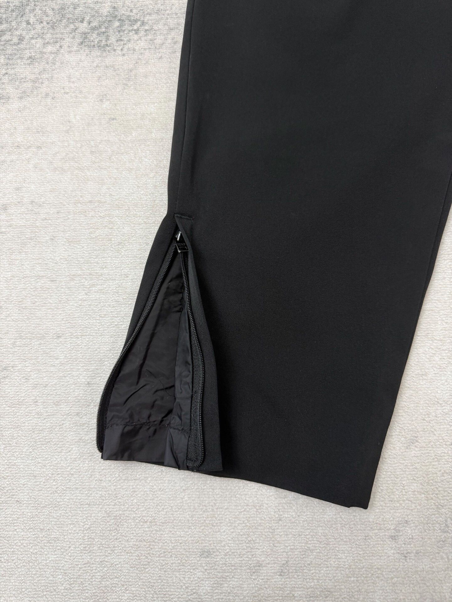 Prada Prada Triangle Logo Casual Pants Size US 36 / EU 52 - 6 Thumbnail