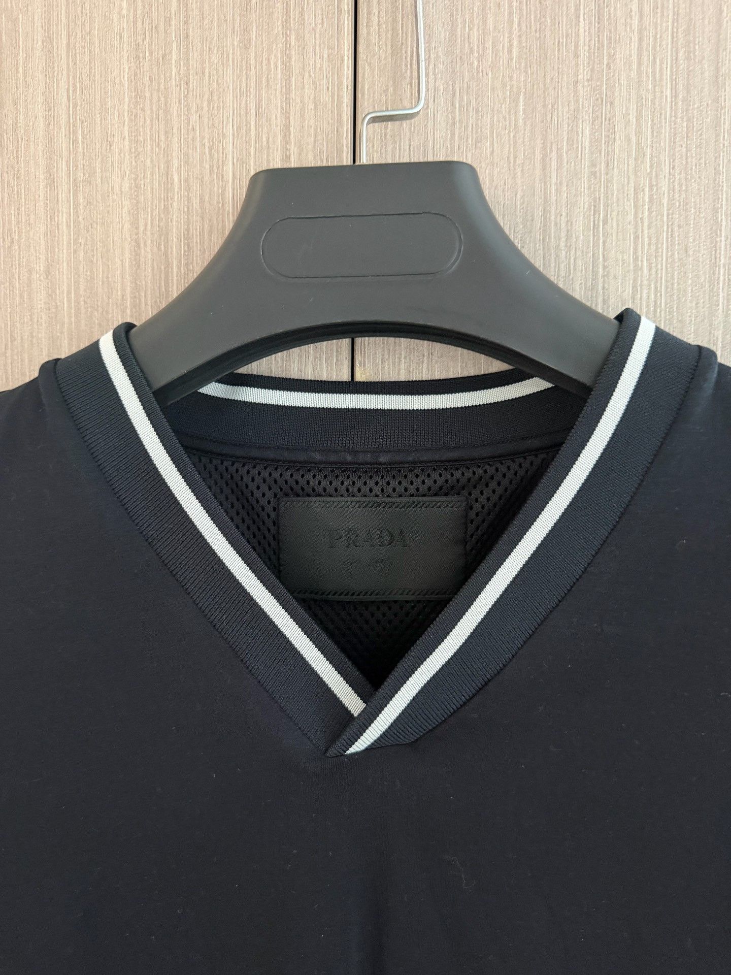 Prada Prada Black Short-Sleeve Color Block Back Size US XXL / EU 58 / 5 - 4 Thumbnail