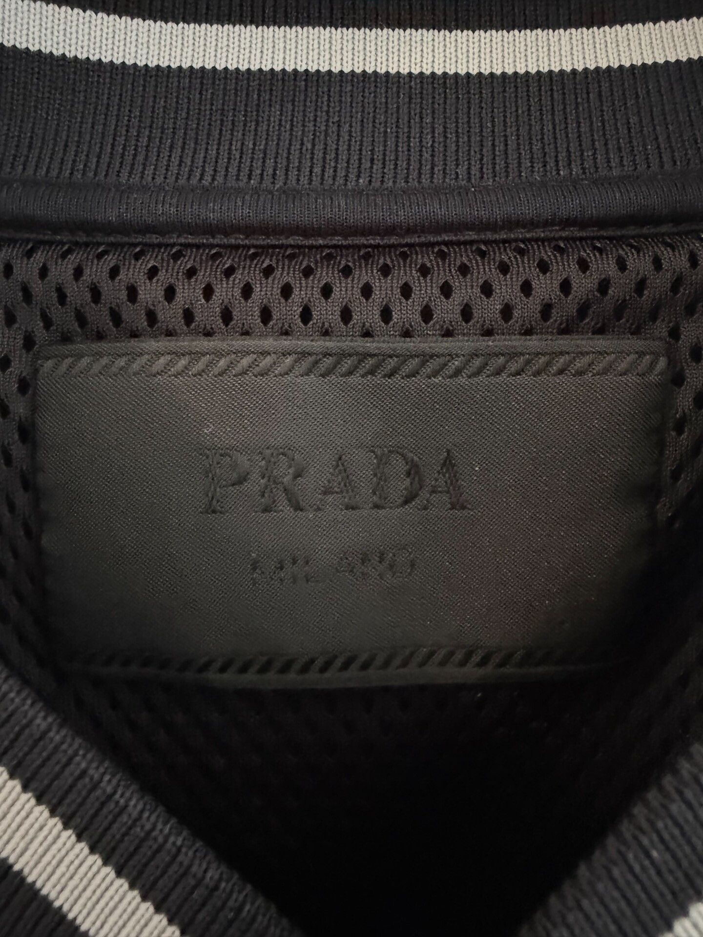 Prada Prada Black Short-Sleeve Color Block Back Size US XXL / EU 58 / 5 - 3 Thumbnail