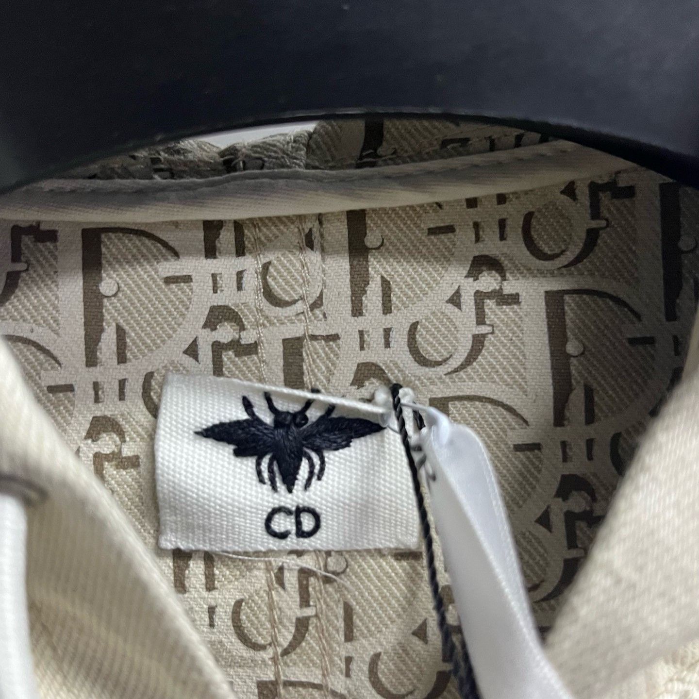 Dior Dior 2025 Beige Bee Embroidery Hooded Jacket Size US XXS / EU 40 - 4 Thumbnail