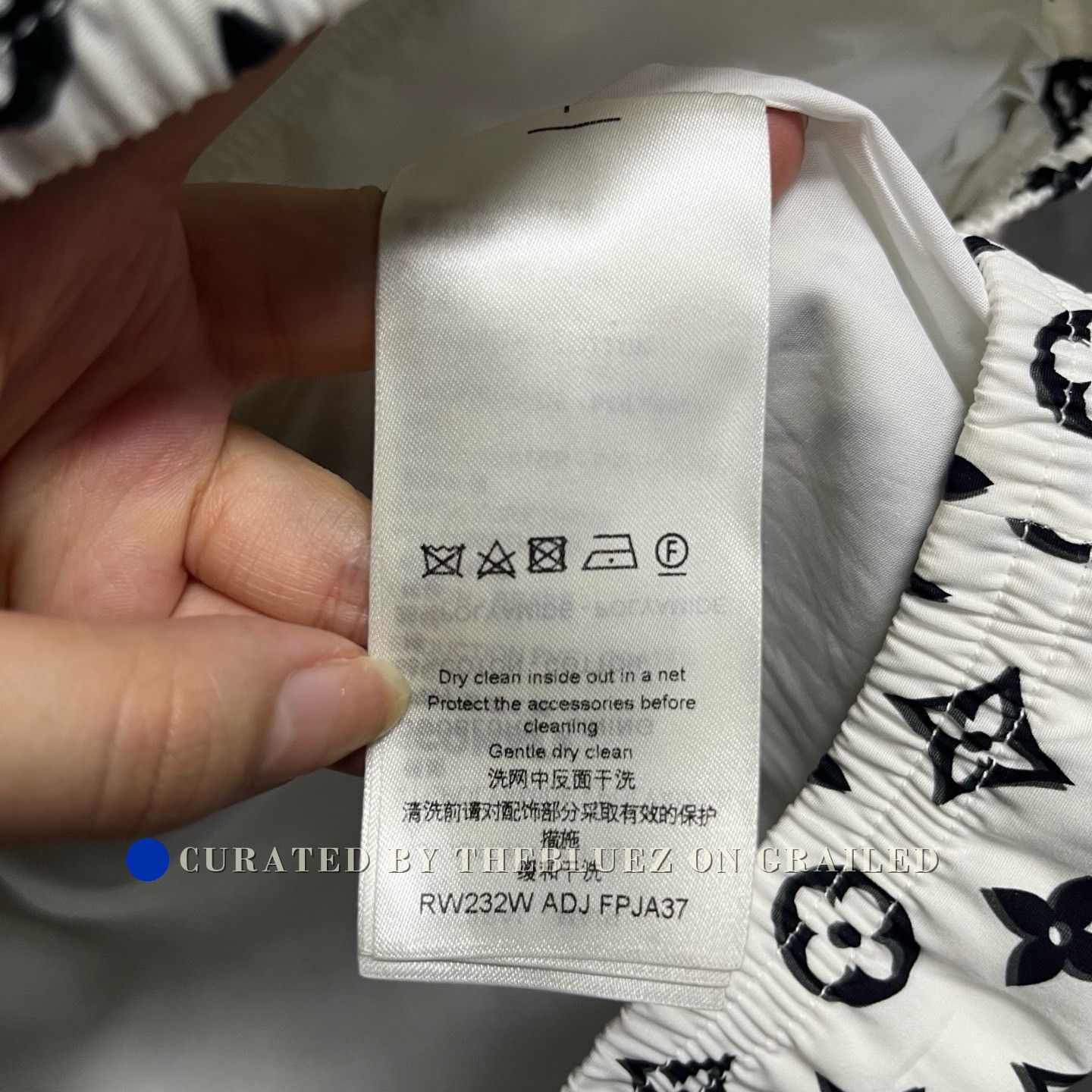 Louis Vuitton Louis Vuitton White Logo Stand Collar Jacket Size US S / EU 44-46 / 1 - 5 Thumbnail