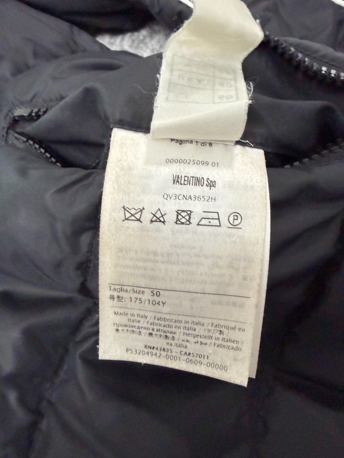Valentino Valentino VLTN Print Black Down Jacket Size US M / EU 48-50 / 2 - 6 Thumbnail