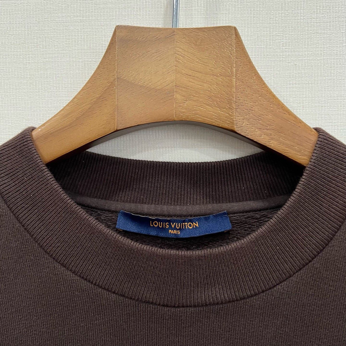 Louis Vuitton Louis Vuitton Brown Flocked Logo Sweatshirt Size US S / EU 44-46 / 1 - 4 Thumbnail