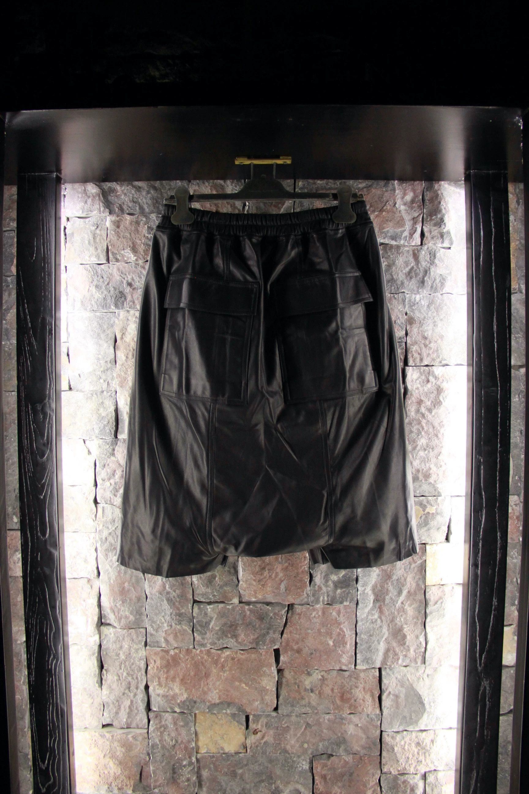 Rick Owens Rick Owens Black Shorts Men 34 Size US 34 / EU 50 - 2 Thumbnail